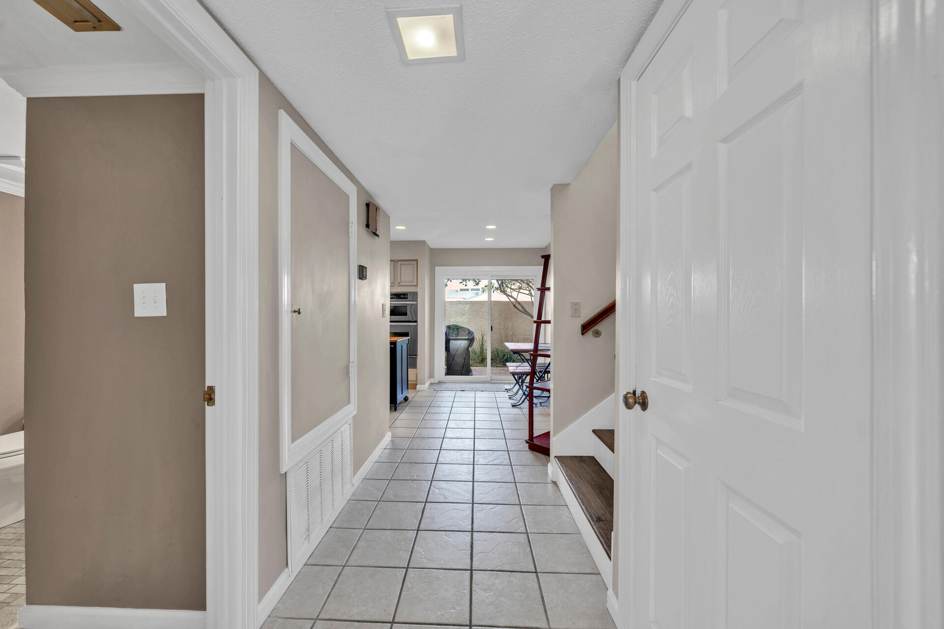 SHORELINE T/H - Residential