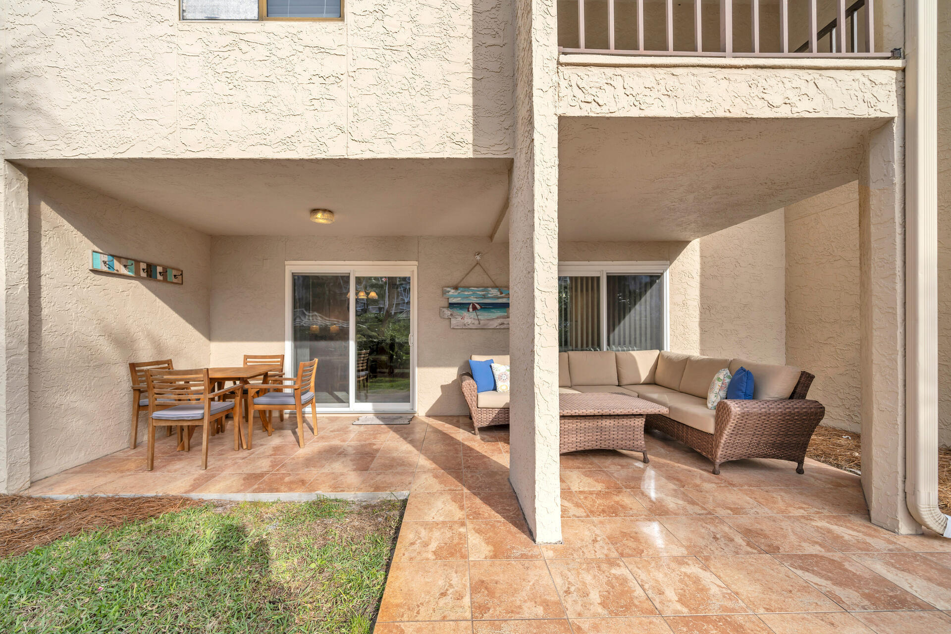 SHORELINE T/H - Residential