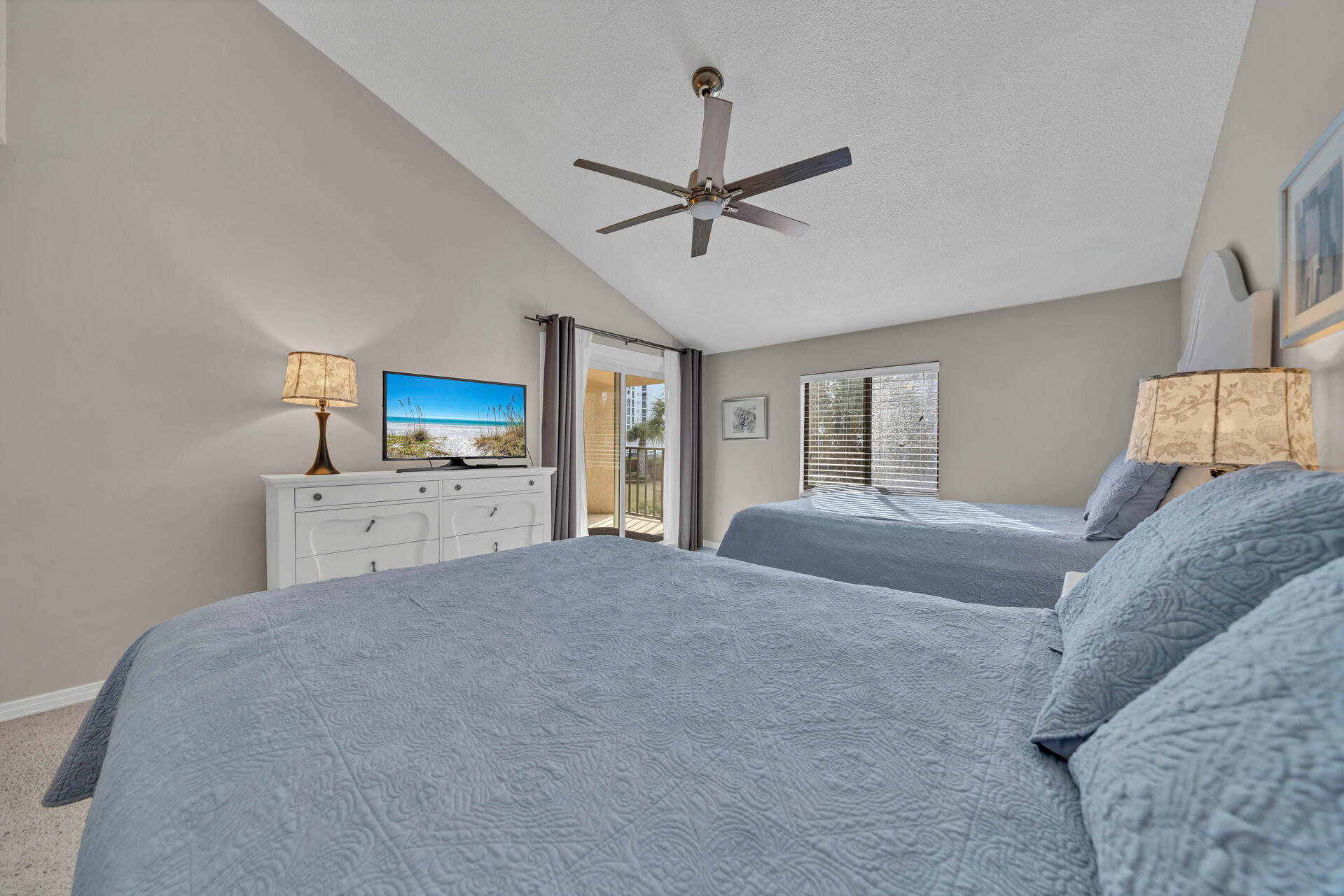 SHORELINE T/H - Residential