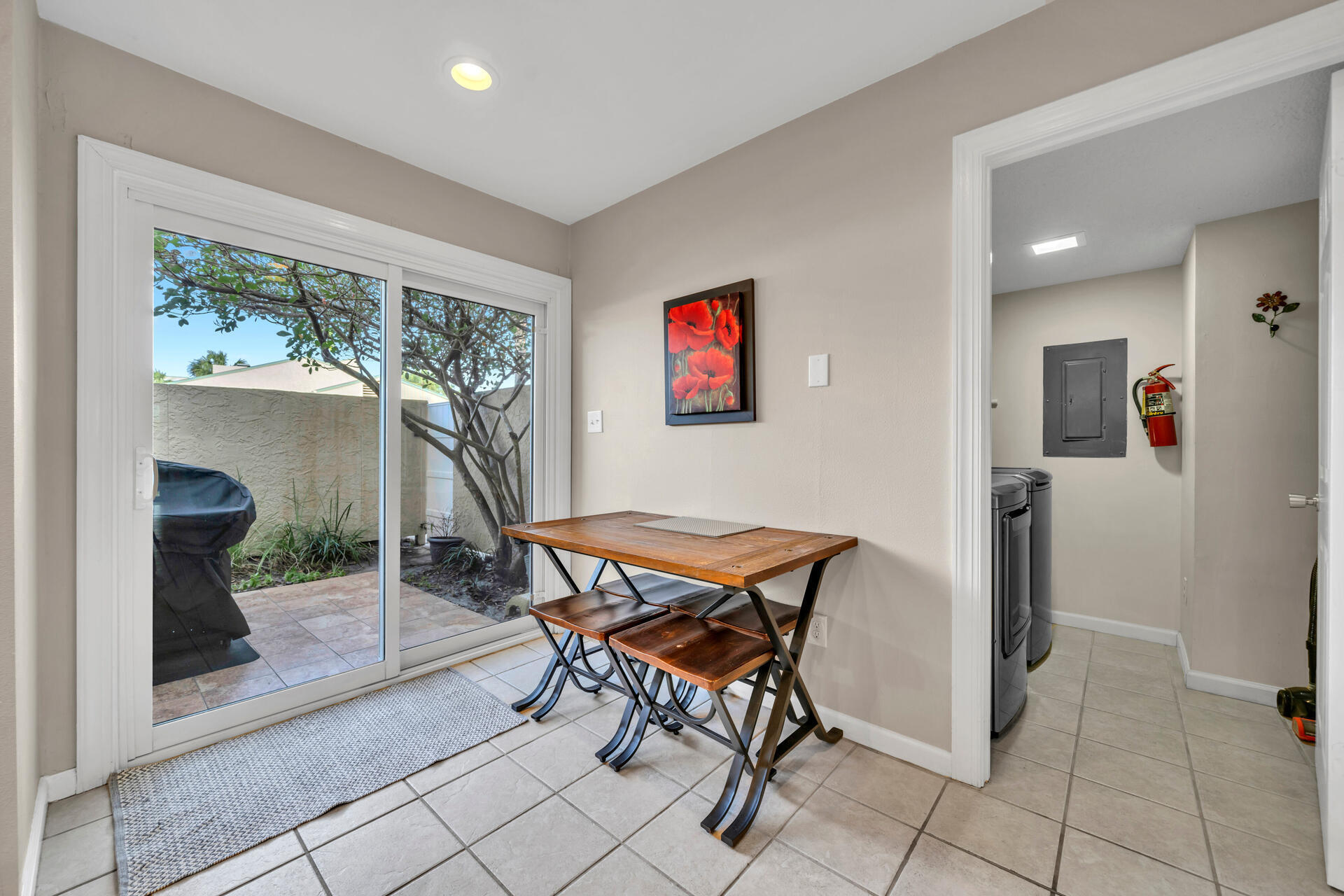 SHORELINE T/H - Residential