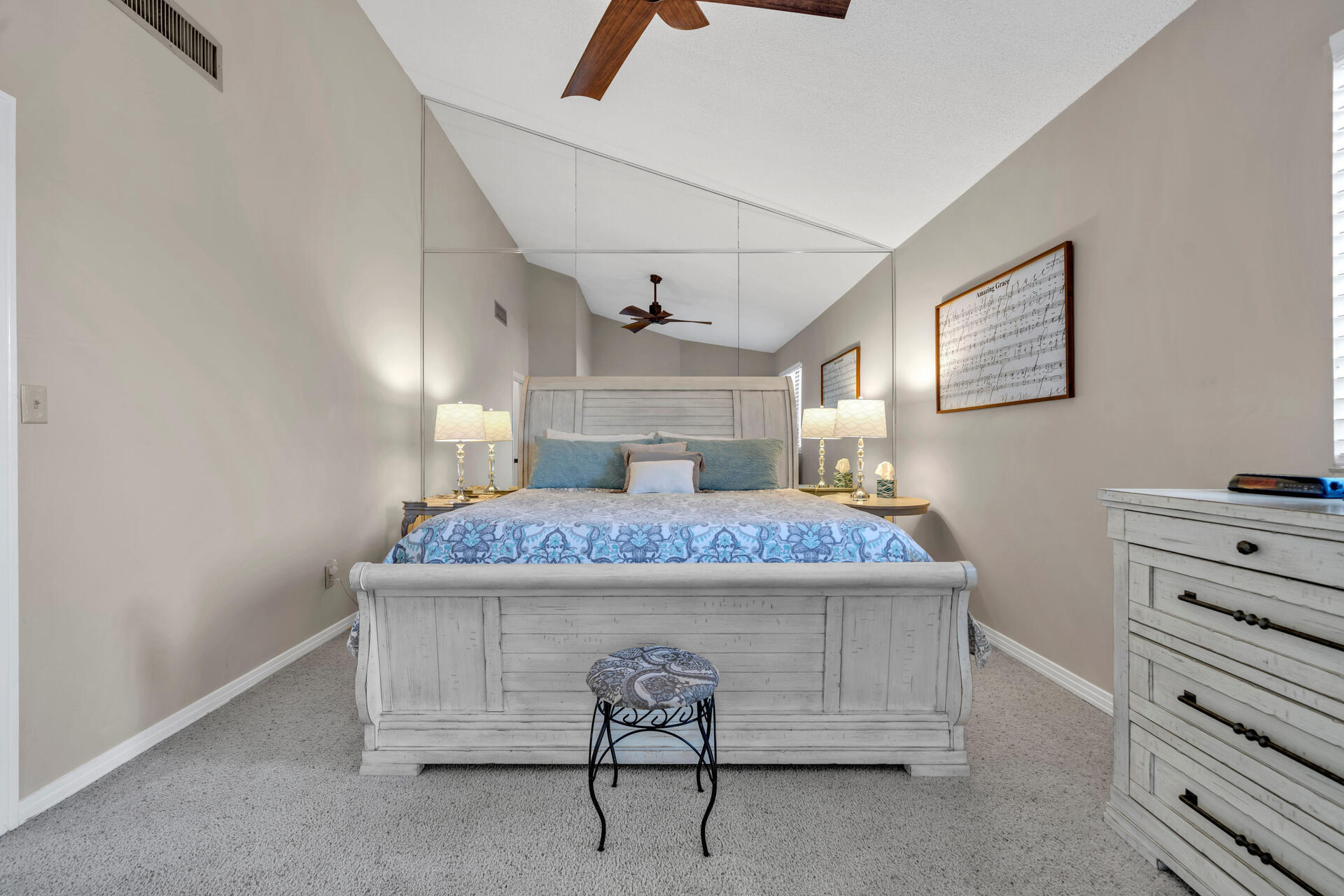 SHORELINE T/H - Residential