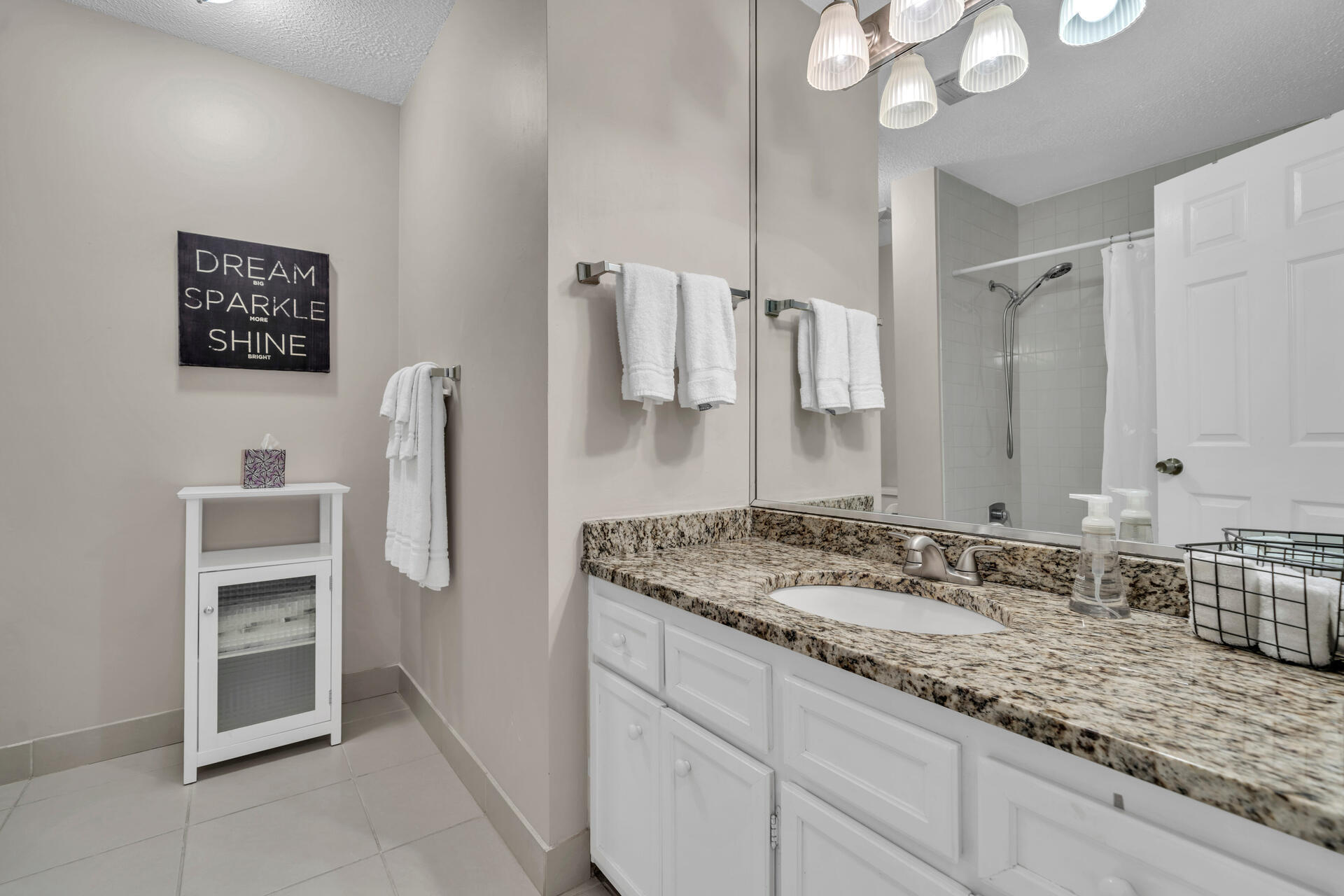 SHORELINE T/H - Residential