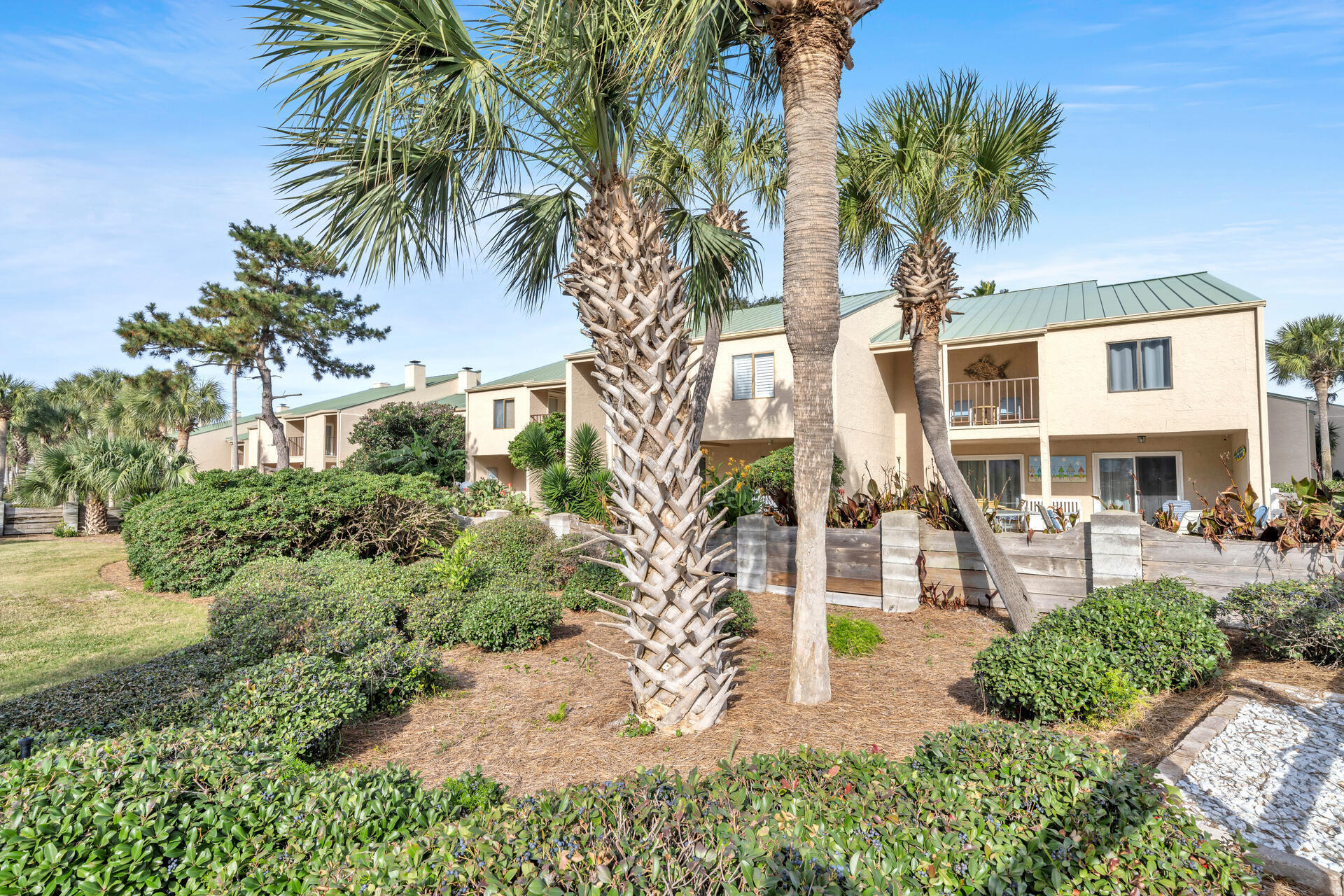 SHORELINE T/H - Residential