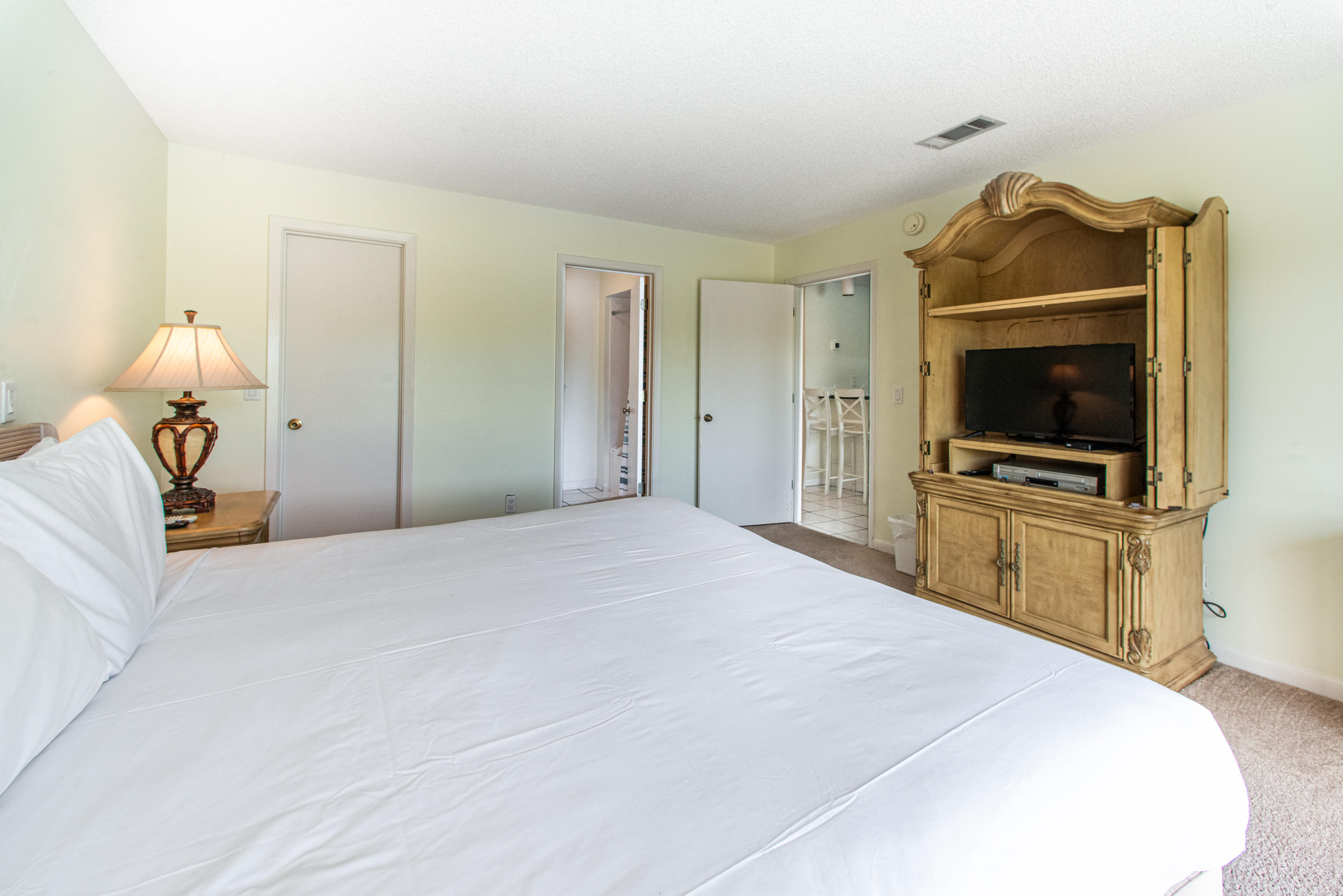 HARBOUR POINT CONDO - Residential