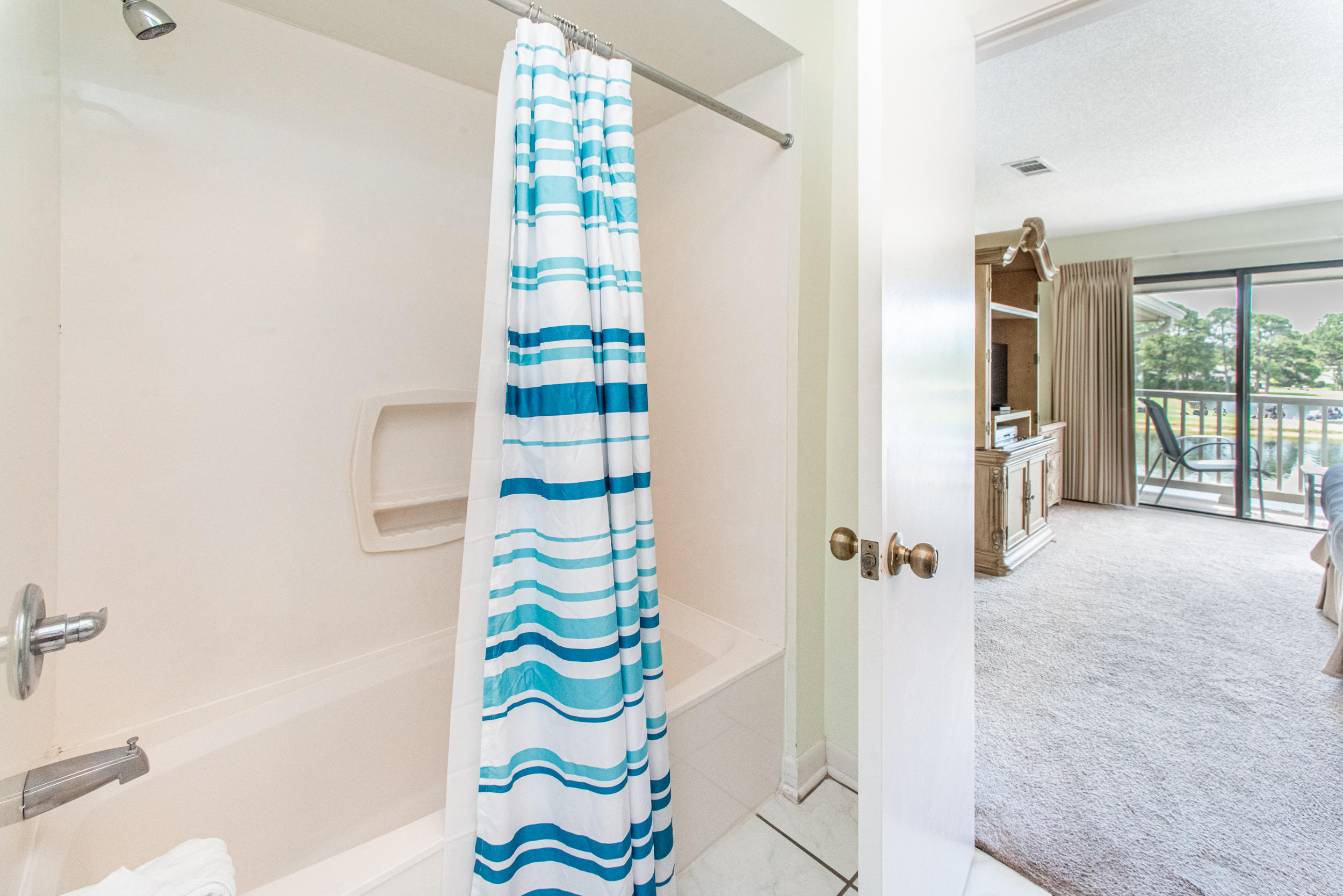 HARBOUR POINT CONDO - Residential