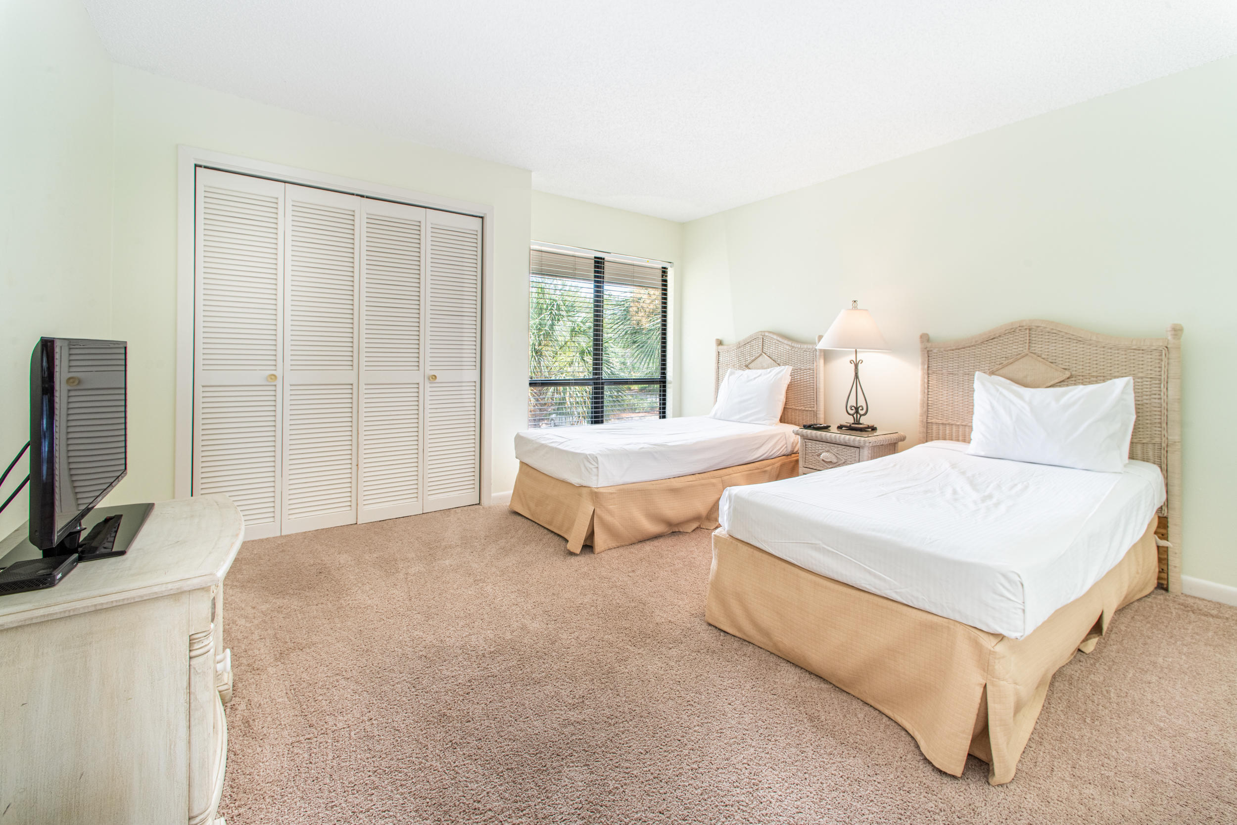 HARBOUR POINT CONDO - Residential