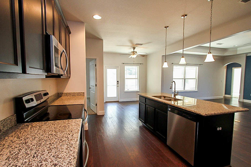 MAGNOLIA LAKE ESTATES PH 2 - Residential