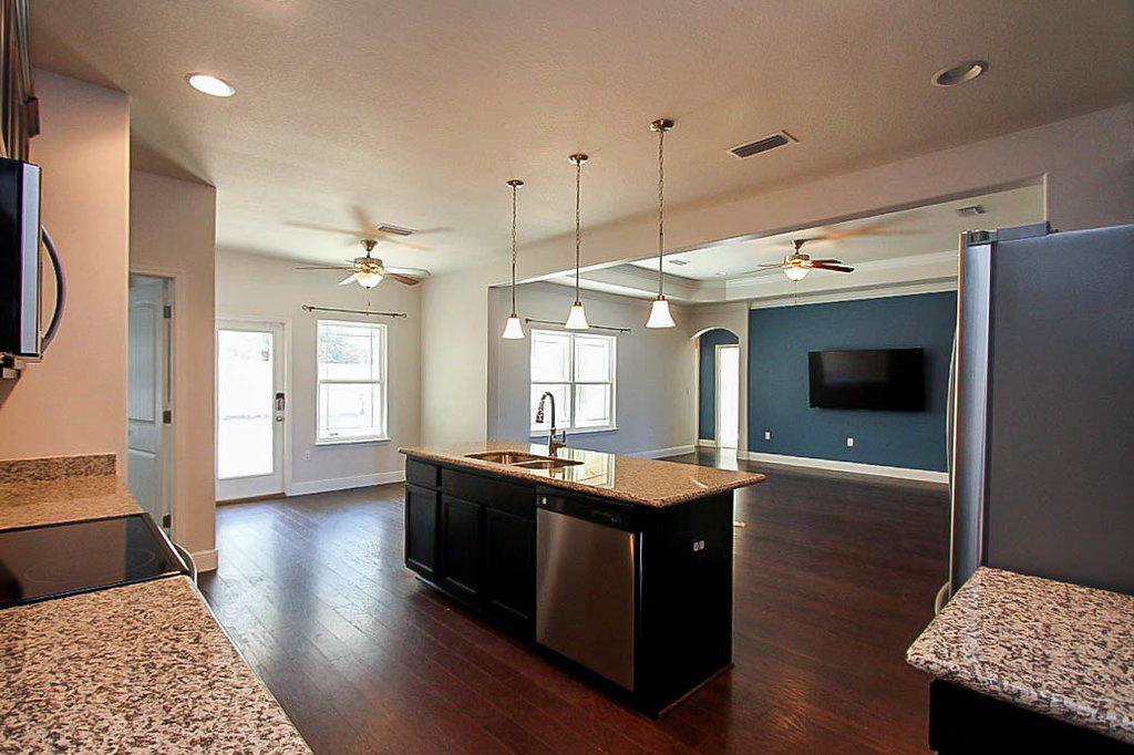 MAGNOLIA LAKE ESTATES PH 2 - Residential