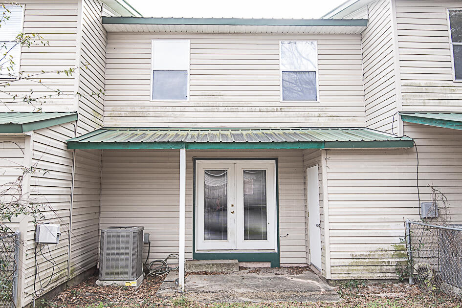 PEPPERTREE T/H - Residential Lease