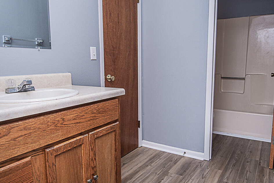 PEPPERTREE T/H - Residential Lease
