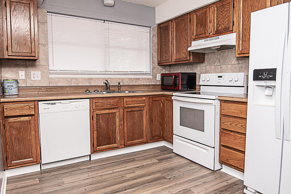 PEPPERTREE T/H - Residential Lease