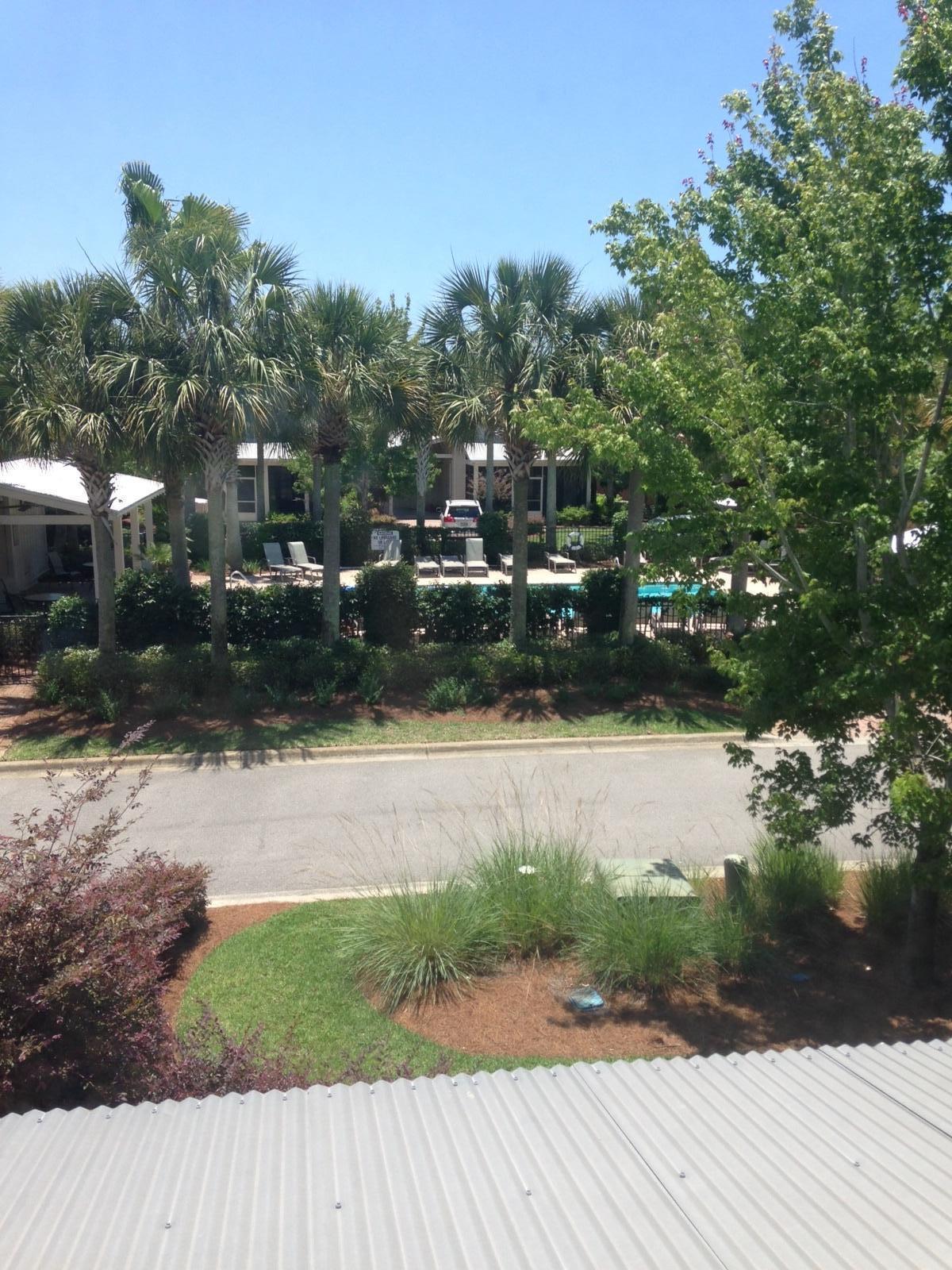 BUNGALOS AT SANDESTIN - Residential