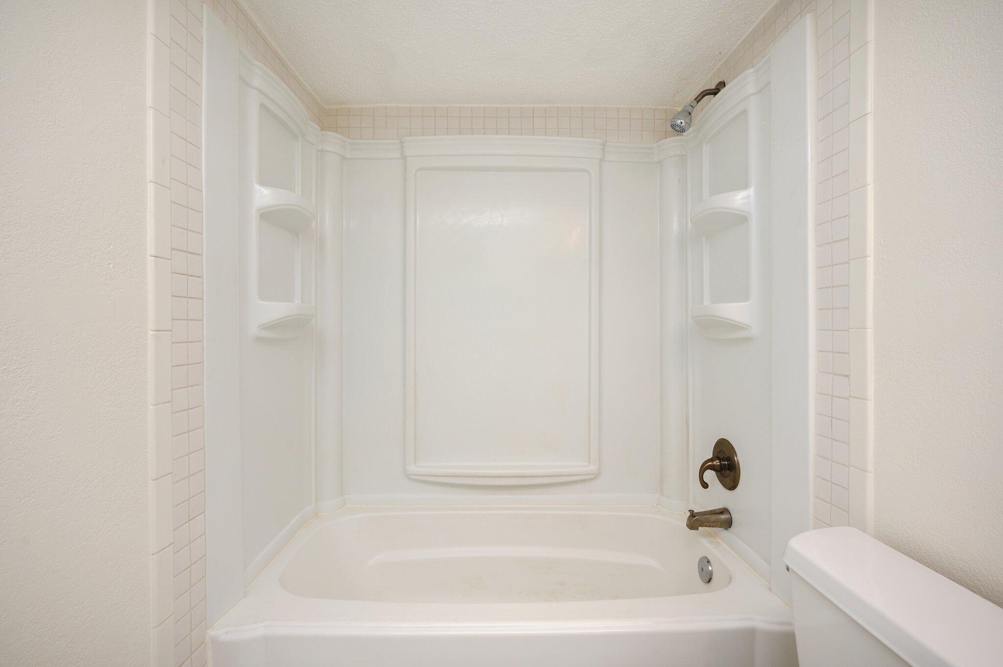 VALENCIA CONDO - Residential