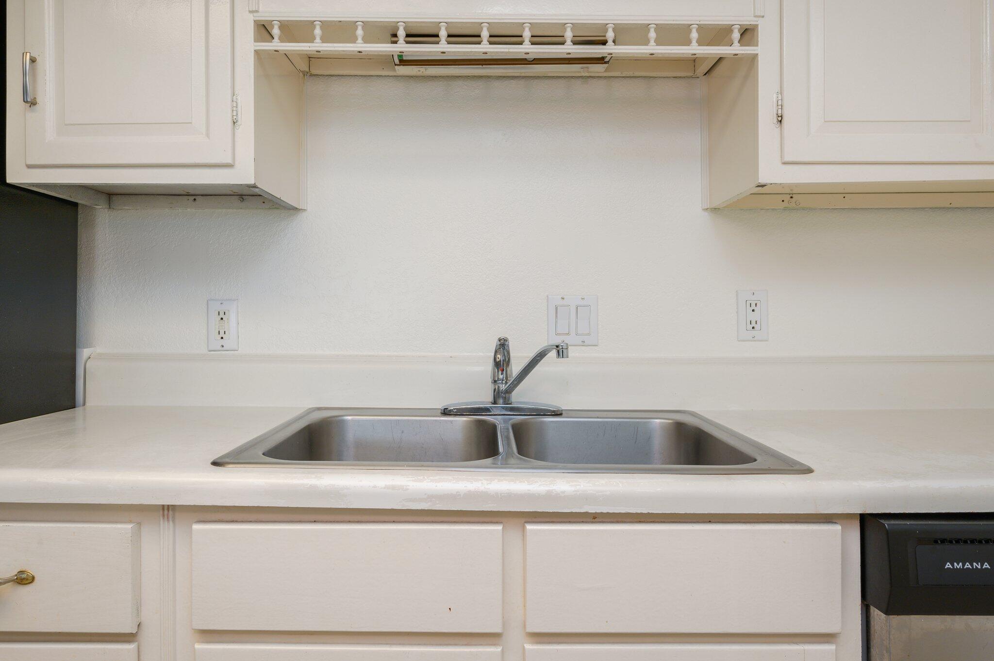 VALENCIA CONDO - Residential