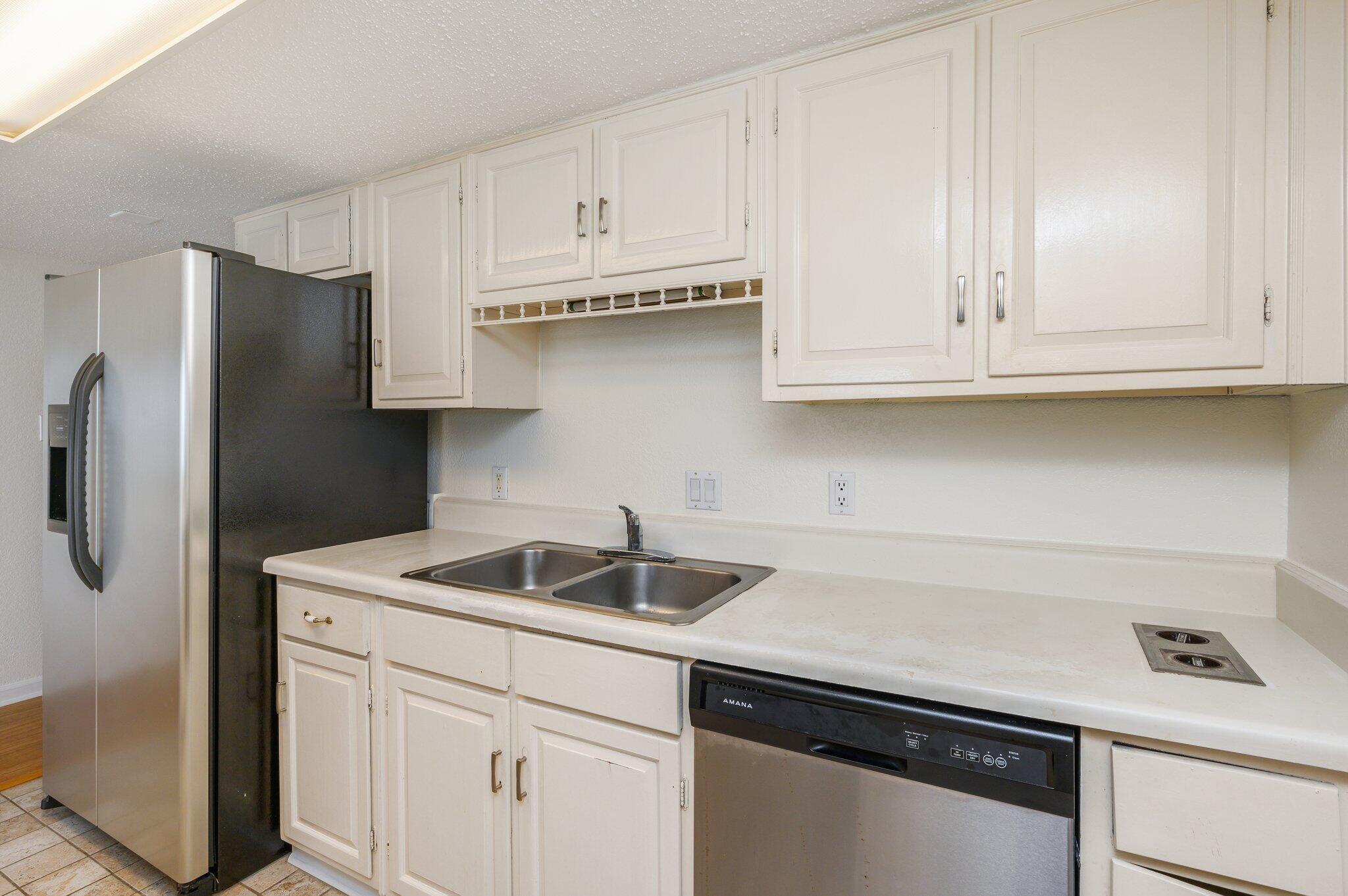 VALENCIA CONDO - Residential