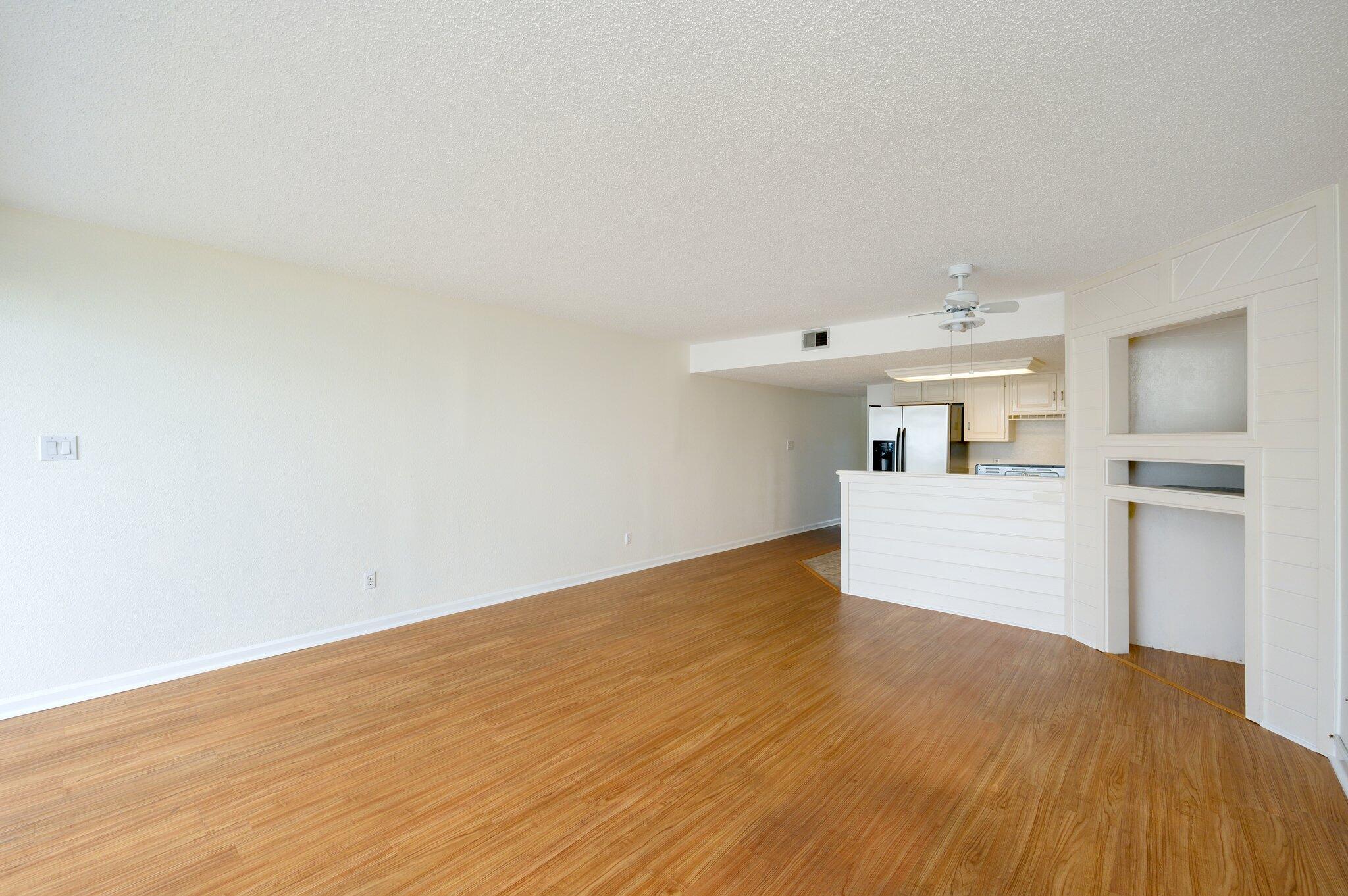 VALENCIA CONDO - Residential