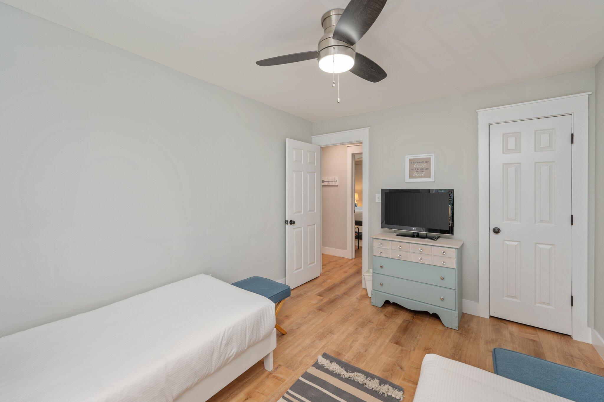 BEACHSIDE VILLAS CONDO - Residential