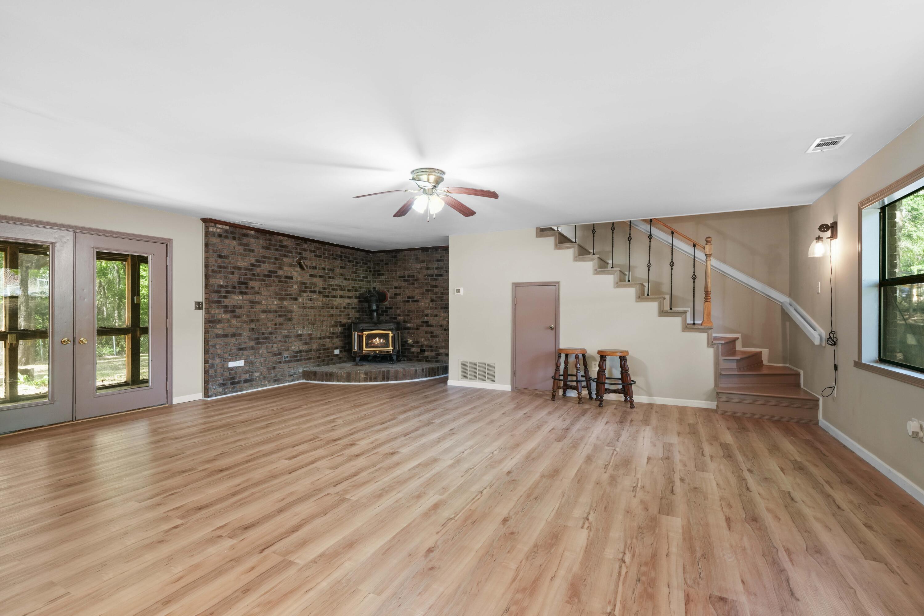 NO RECORDED SUBDIVISION - Residential