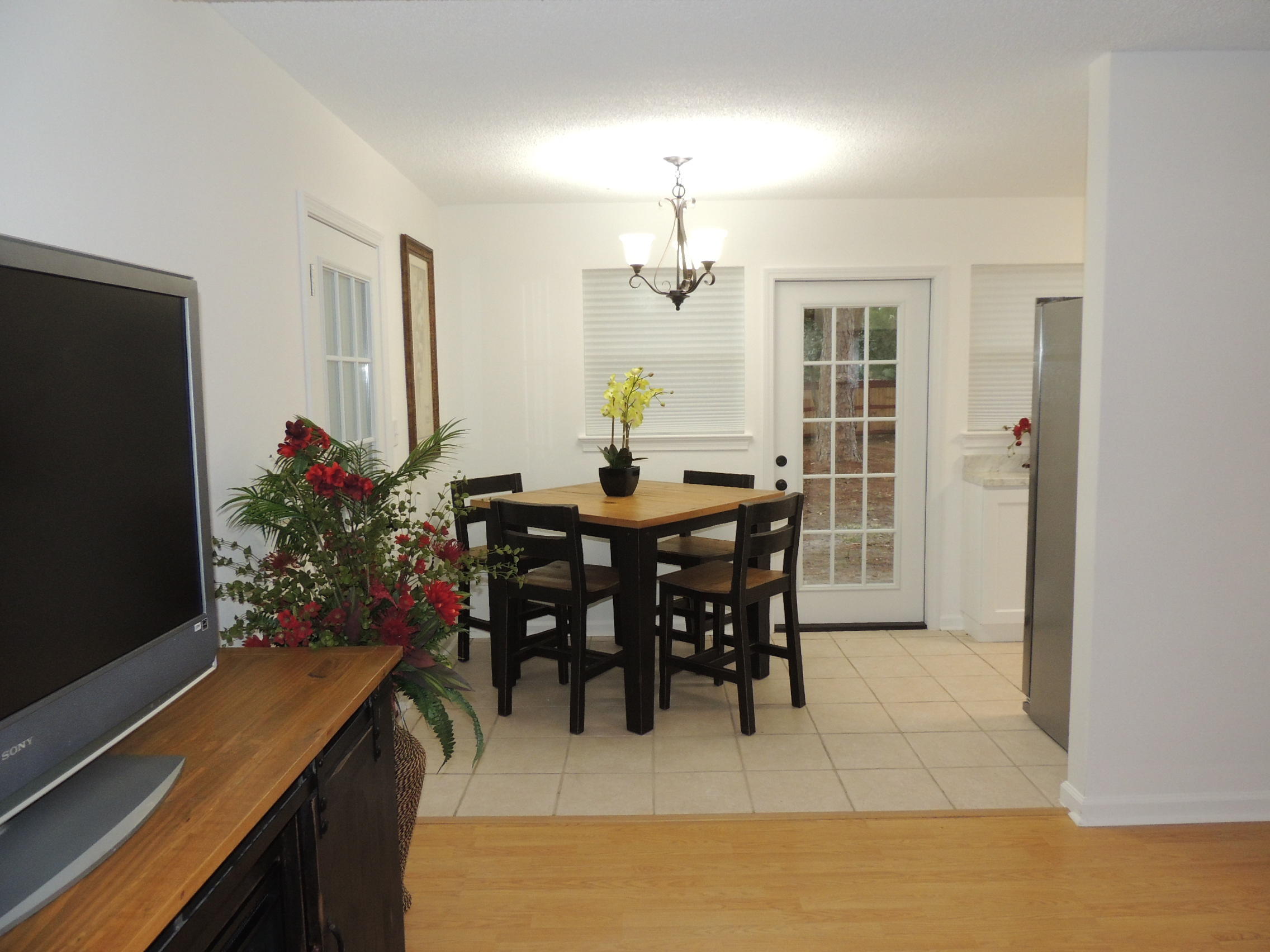 ELLIOTTS POINT 8TH ADDN - Residential