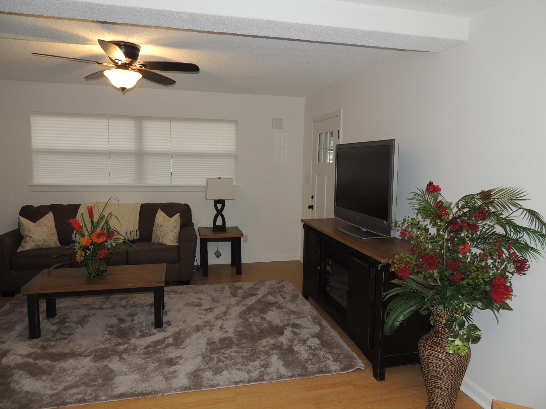 ELLIOTTS POINT 8TH ADDN - Residential