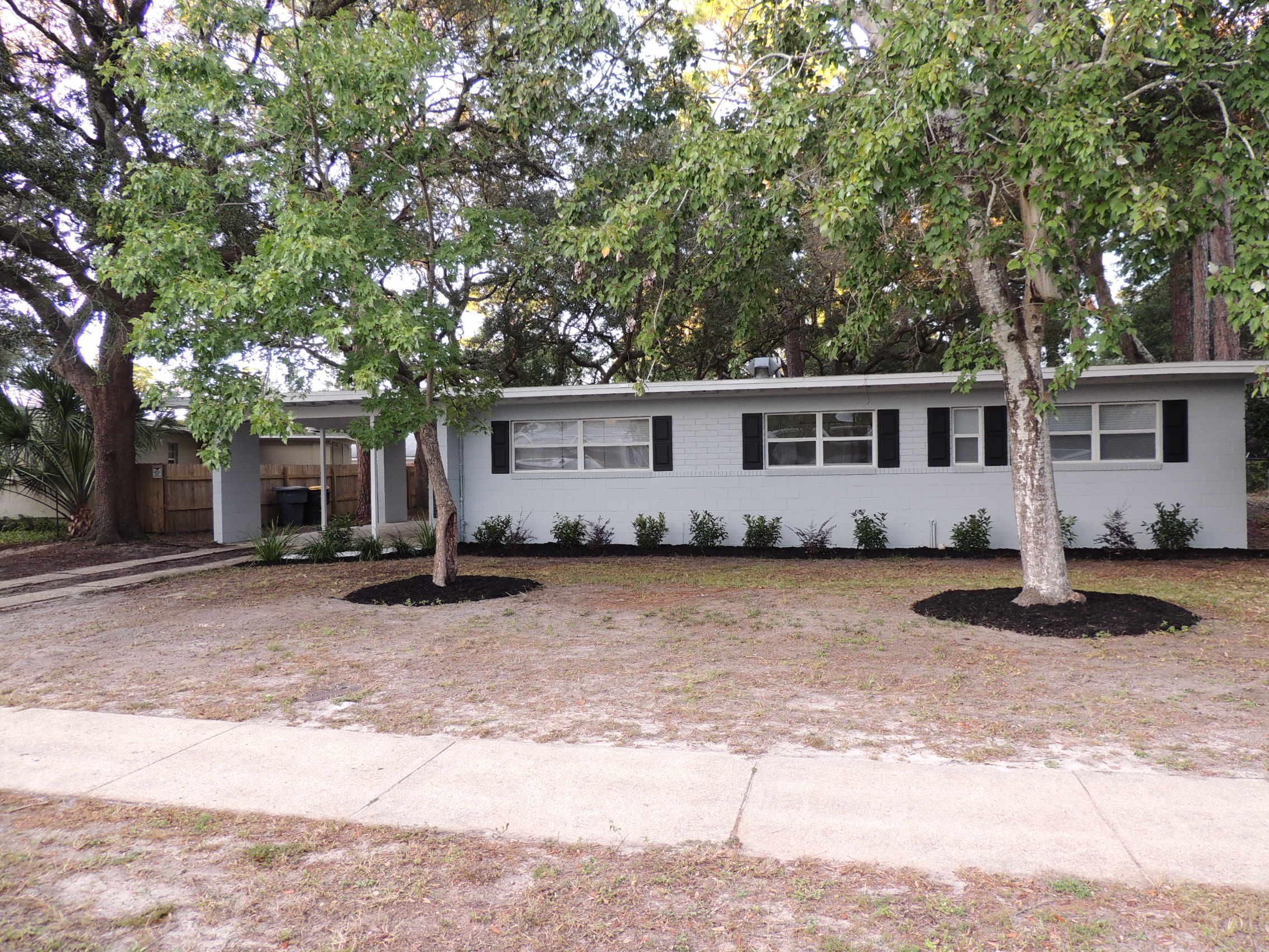 ELLIOTTS POINT 8TH ADDN - Residential