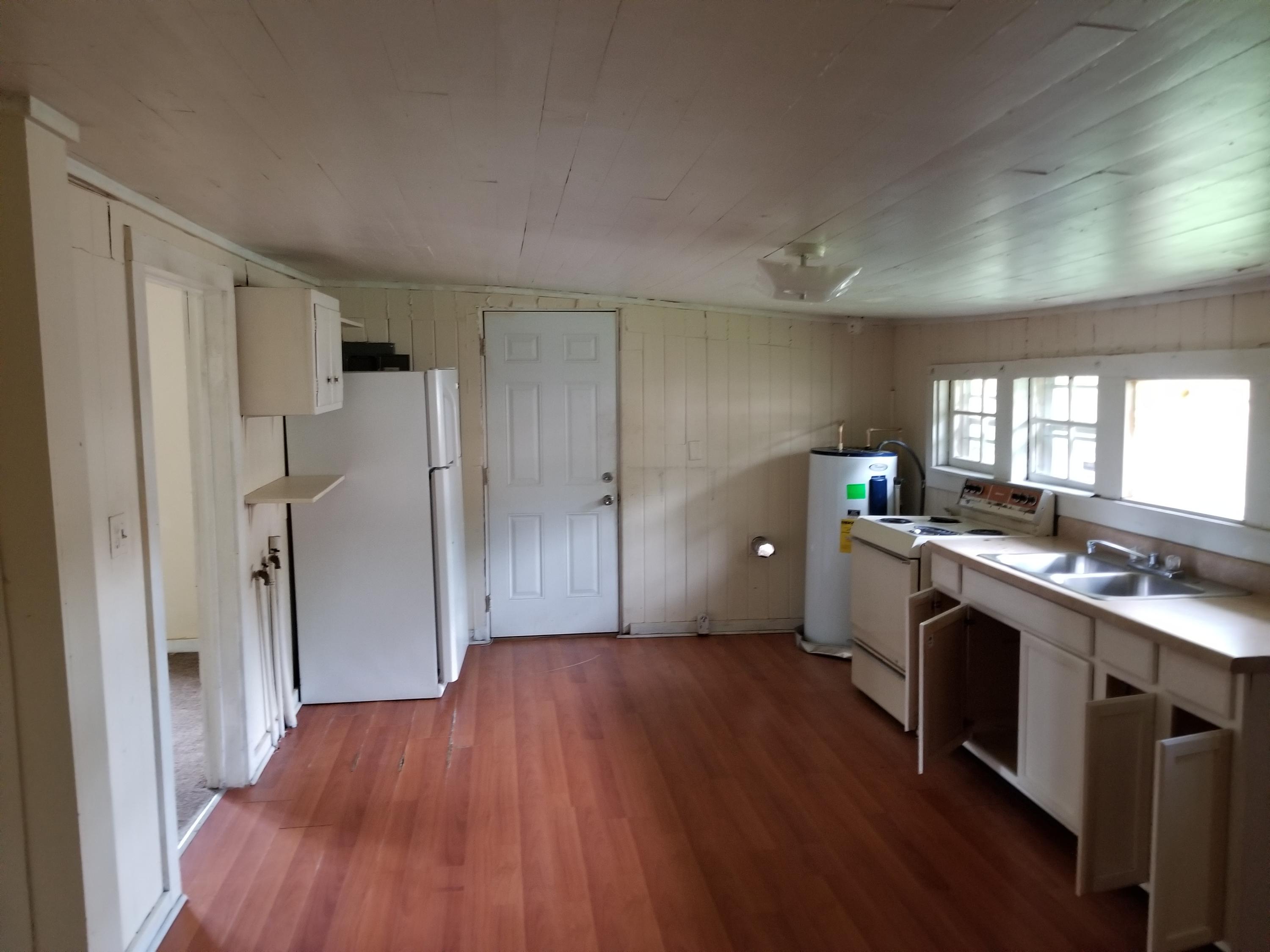 NO RECORDED SUBDIVISION - Residential