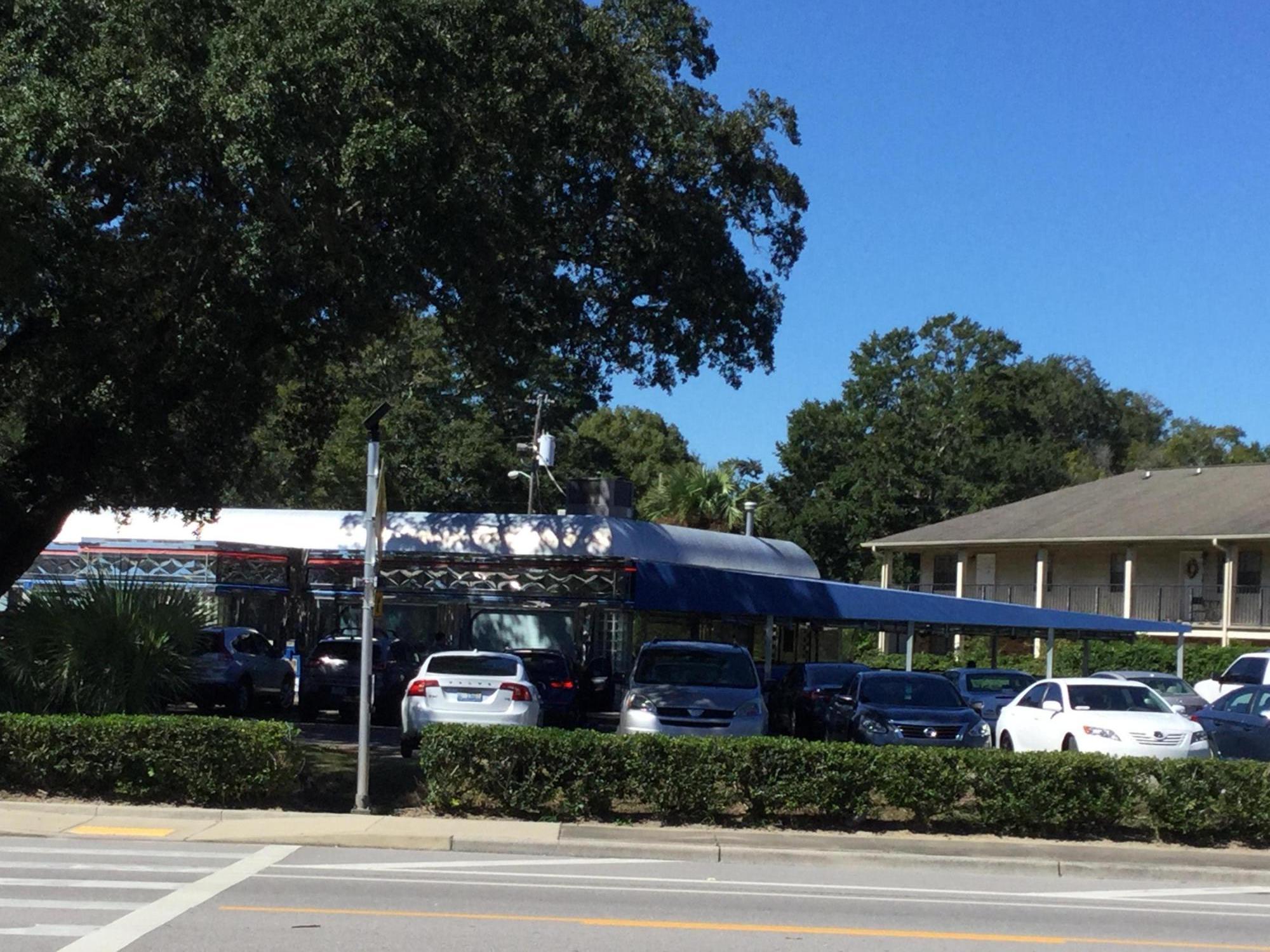 Pensacola Richelieu Condominium - Residential