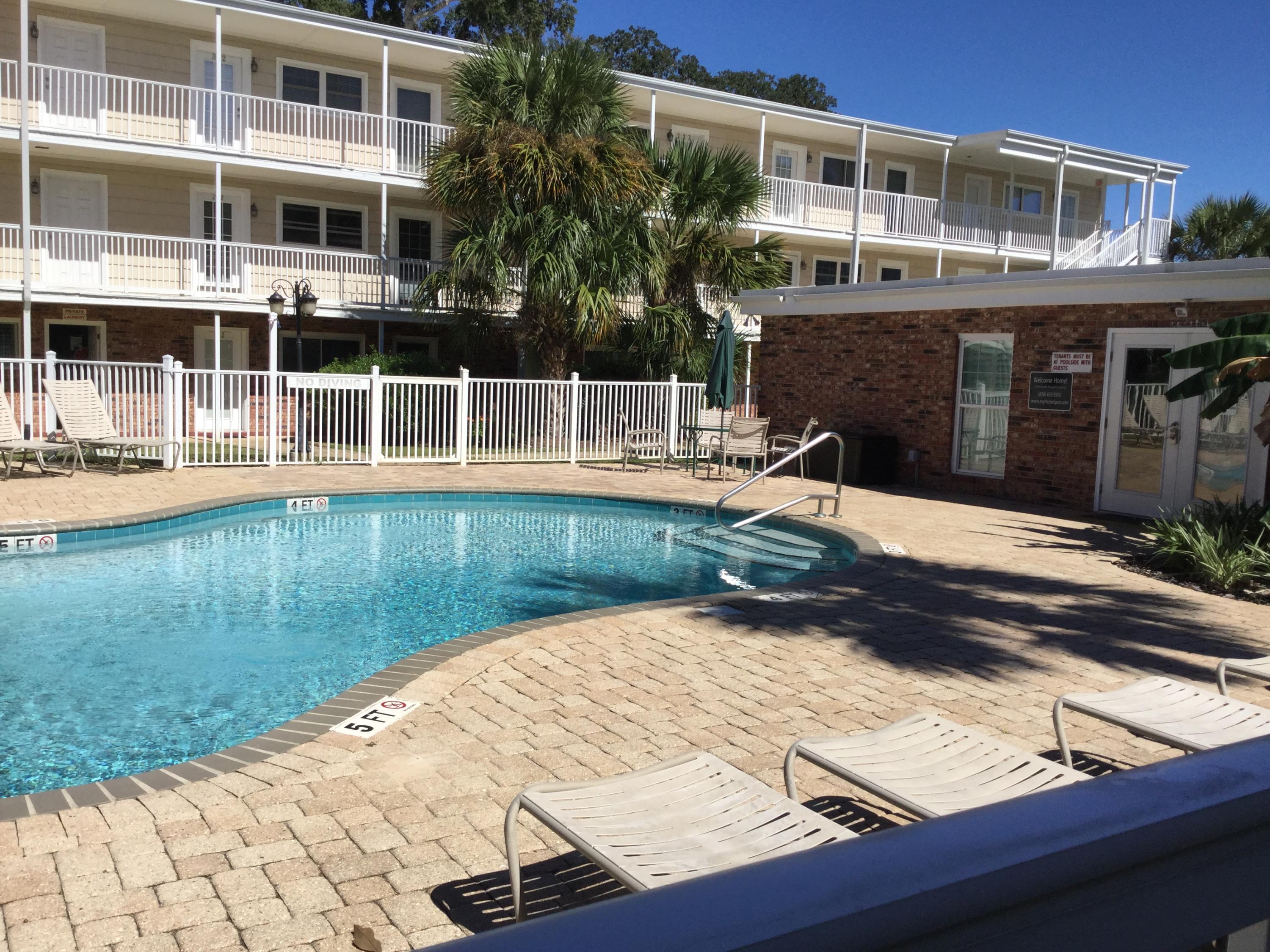 Pensacola Richelieu Condominium - Residential