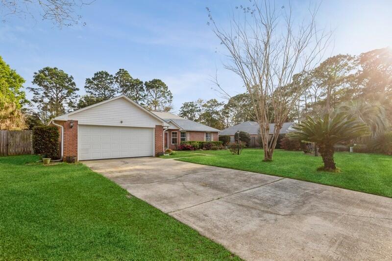 RAINTREE ESTATES - Residential