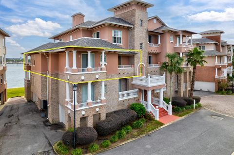 A home in Fort Walton Beach