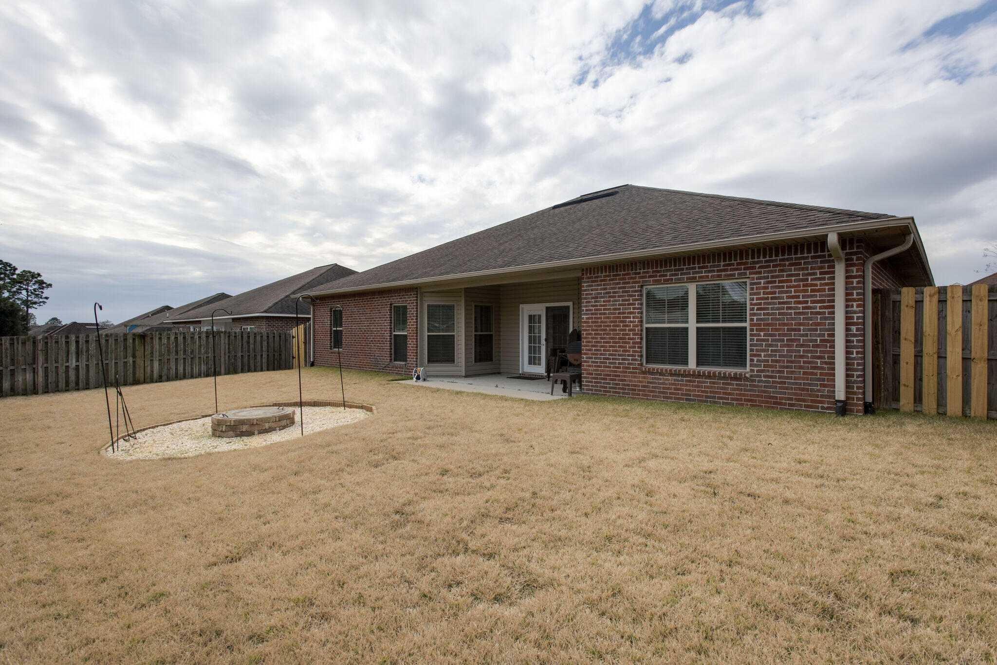 DUGGAN POND ESTATES - Residential Lease