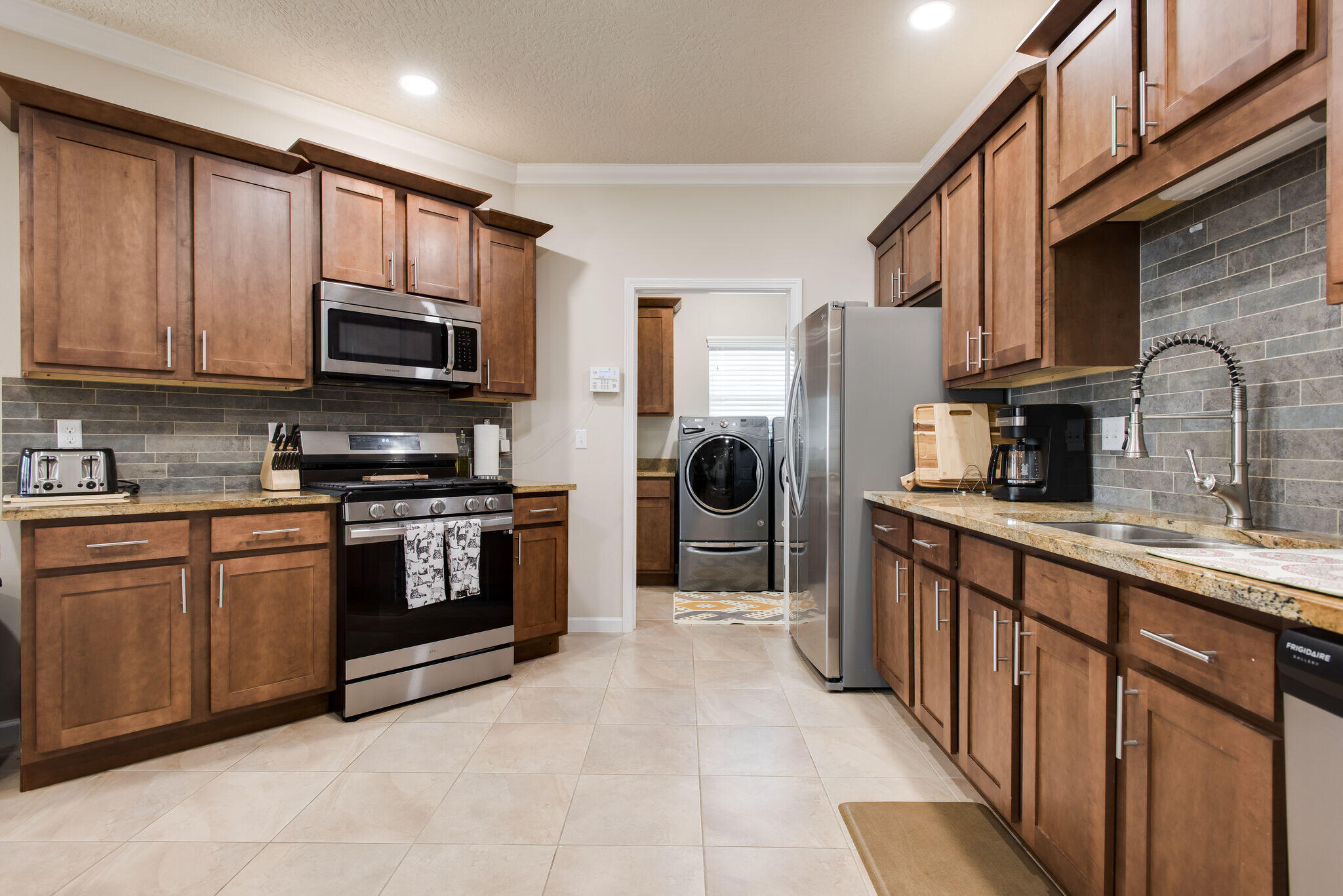 DUGGAN POND ESTATES - Residential Lease