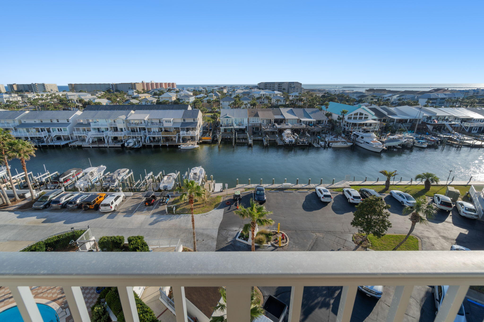 HARBOR LIGHTS - Residential