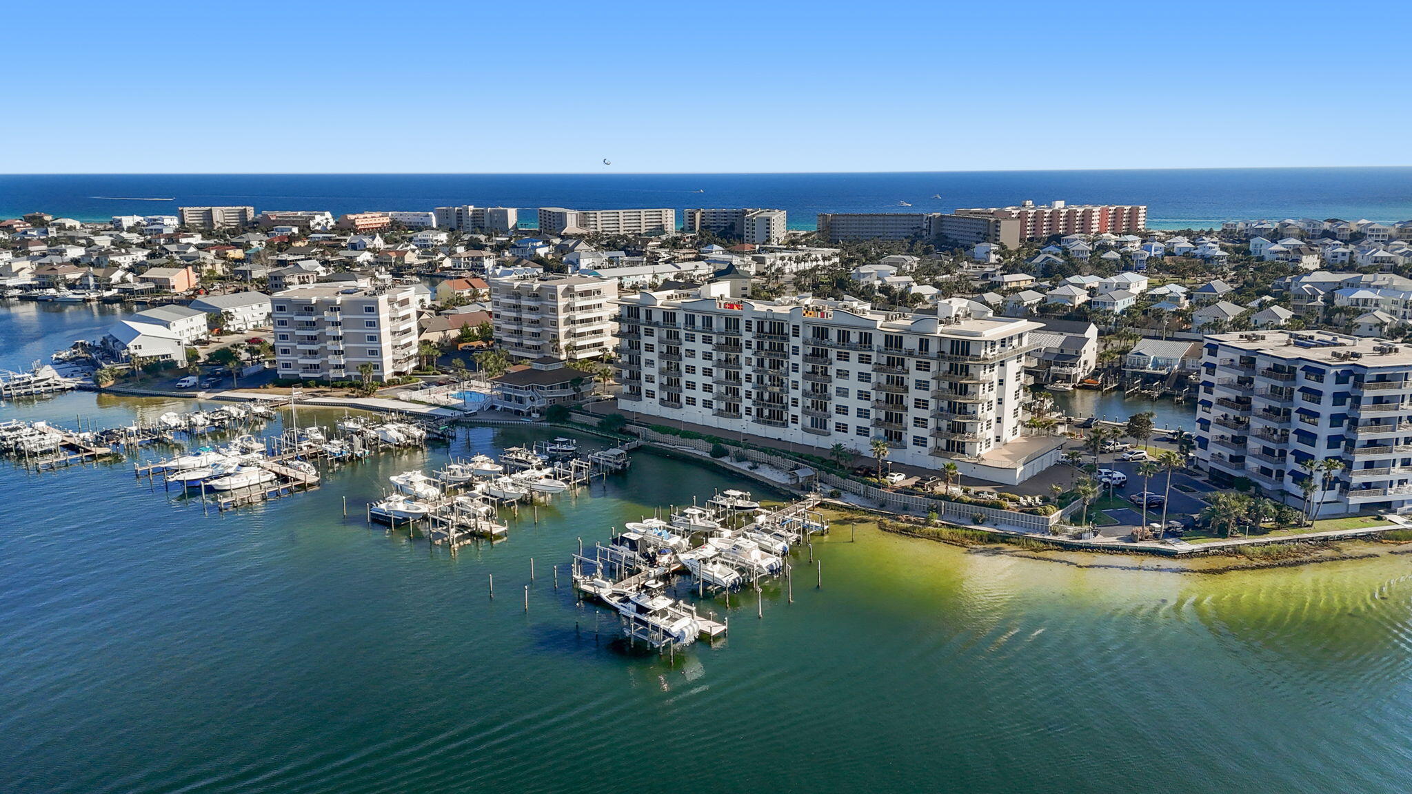HARBOR LIGHTS - Residential