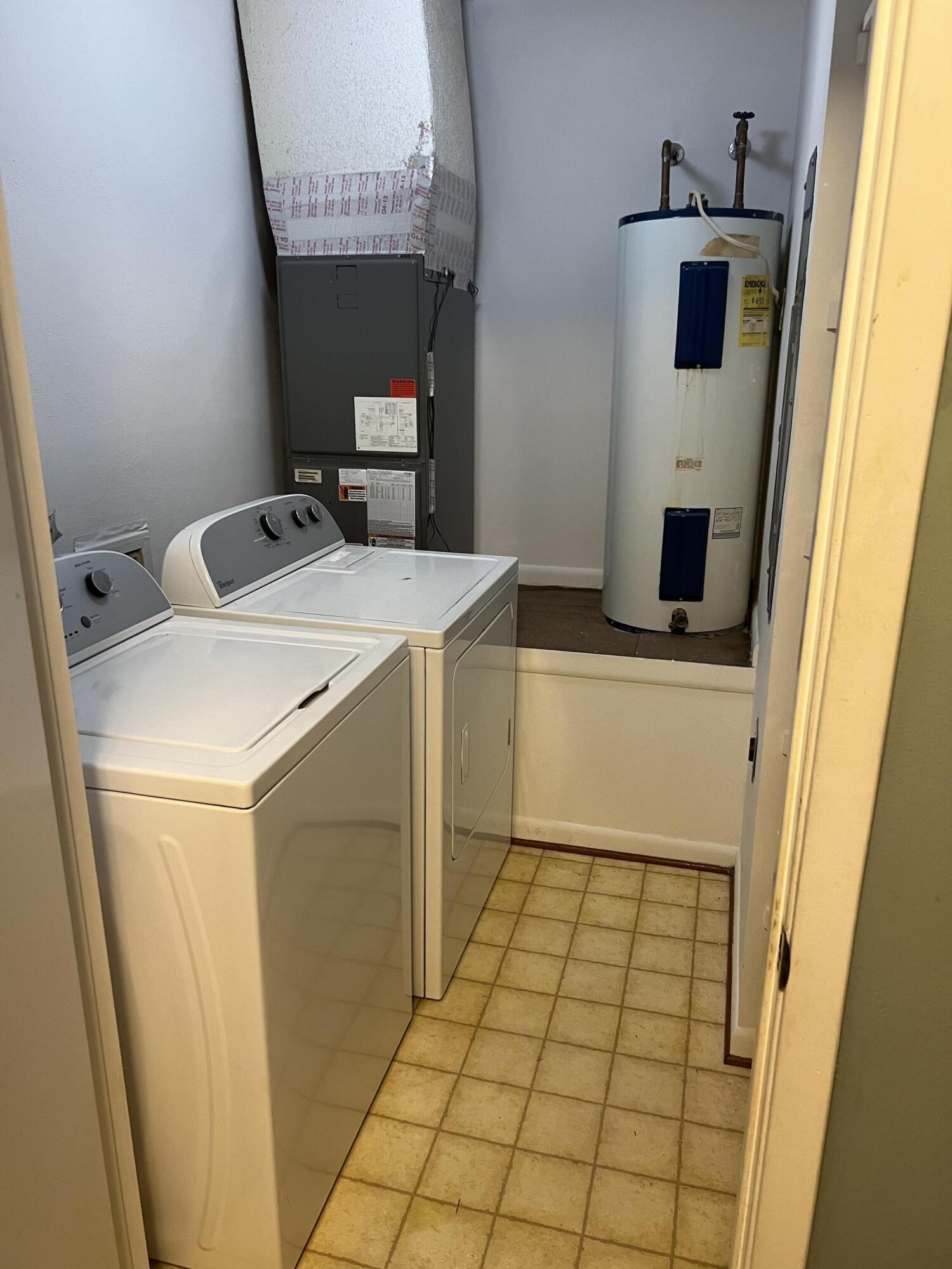 COLONIAL WOODS T/H - Residential