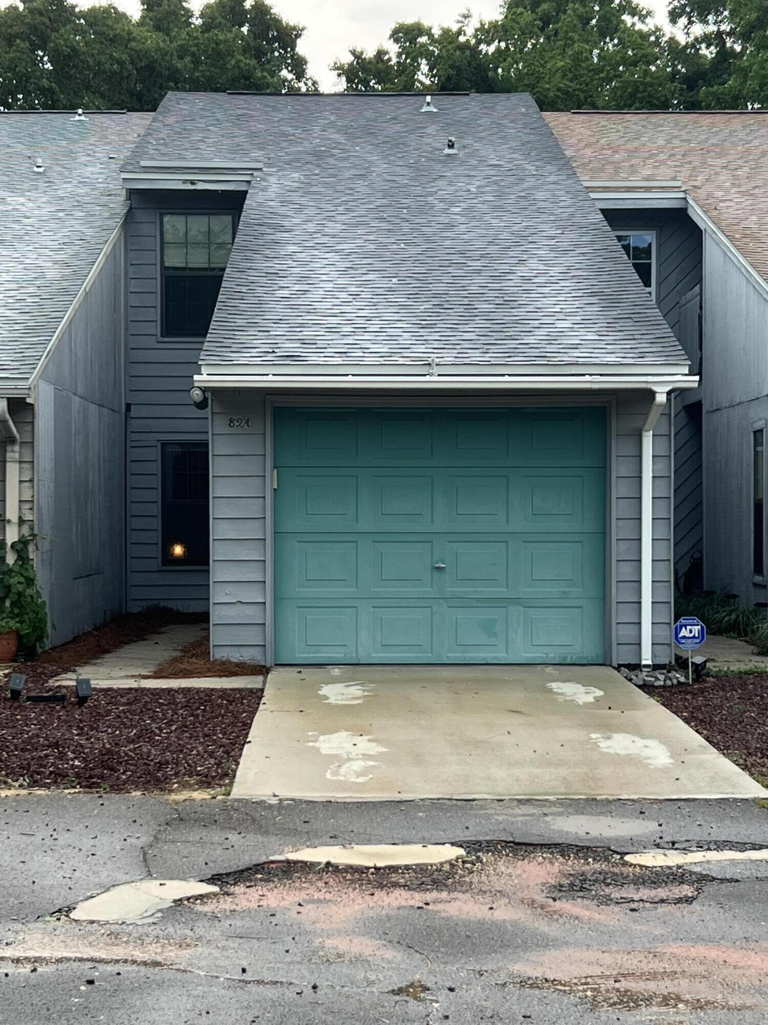 COLONIAL WOODS T/H - Residential