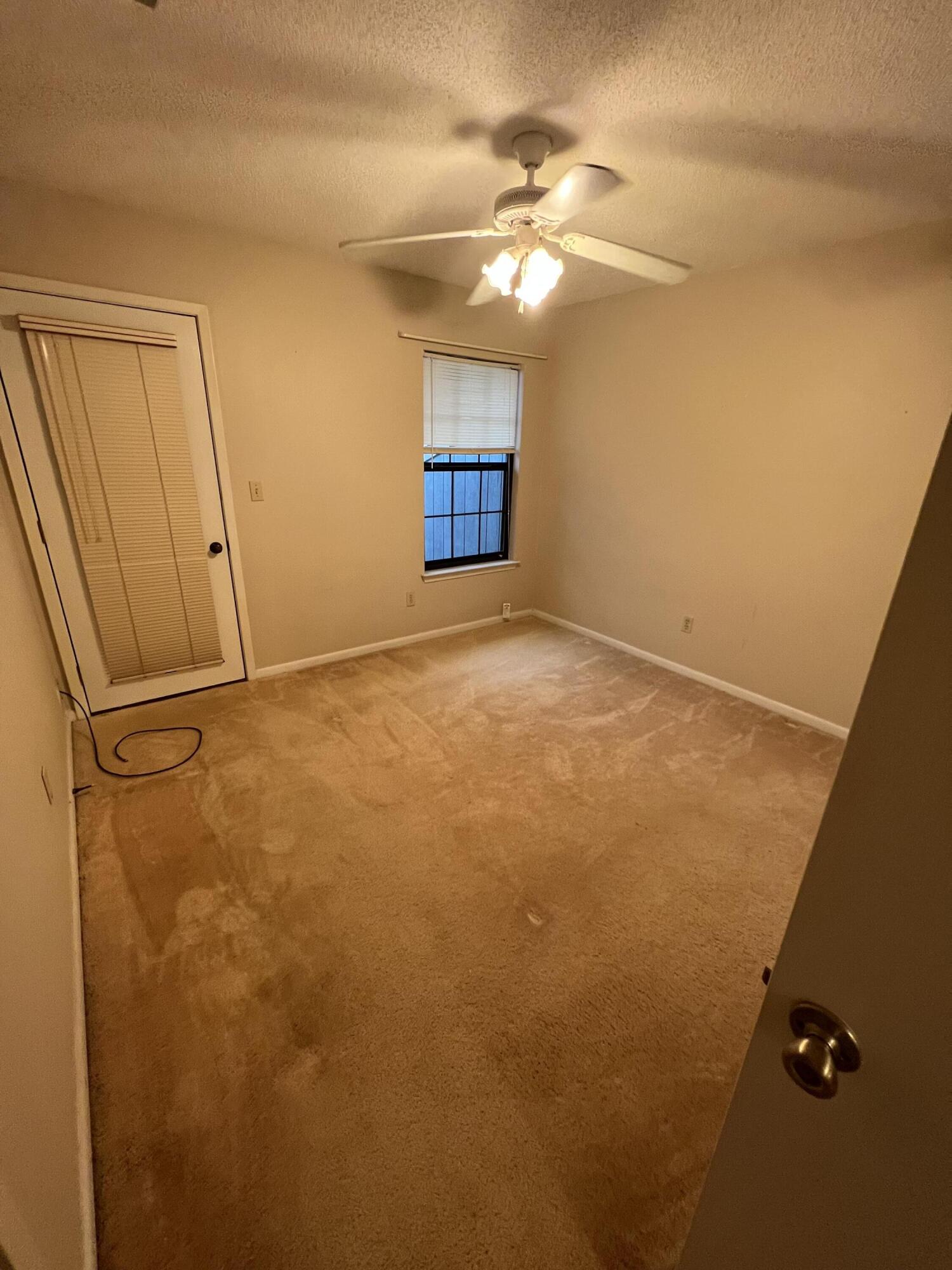 COLONIAL WOODS T/H - Residential