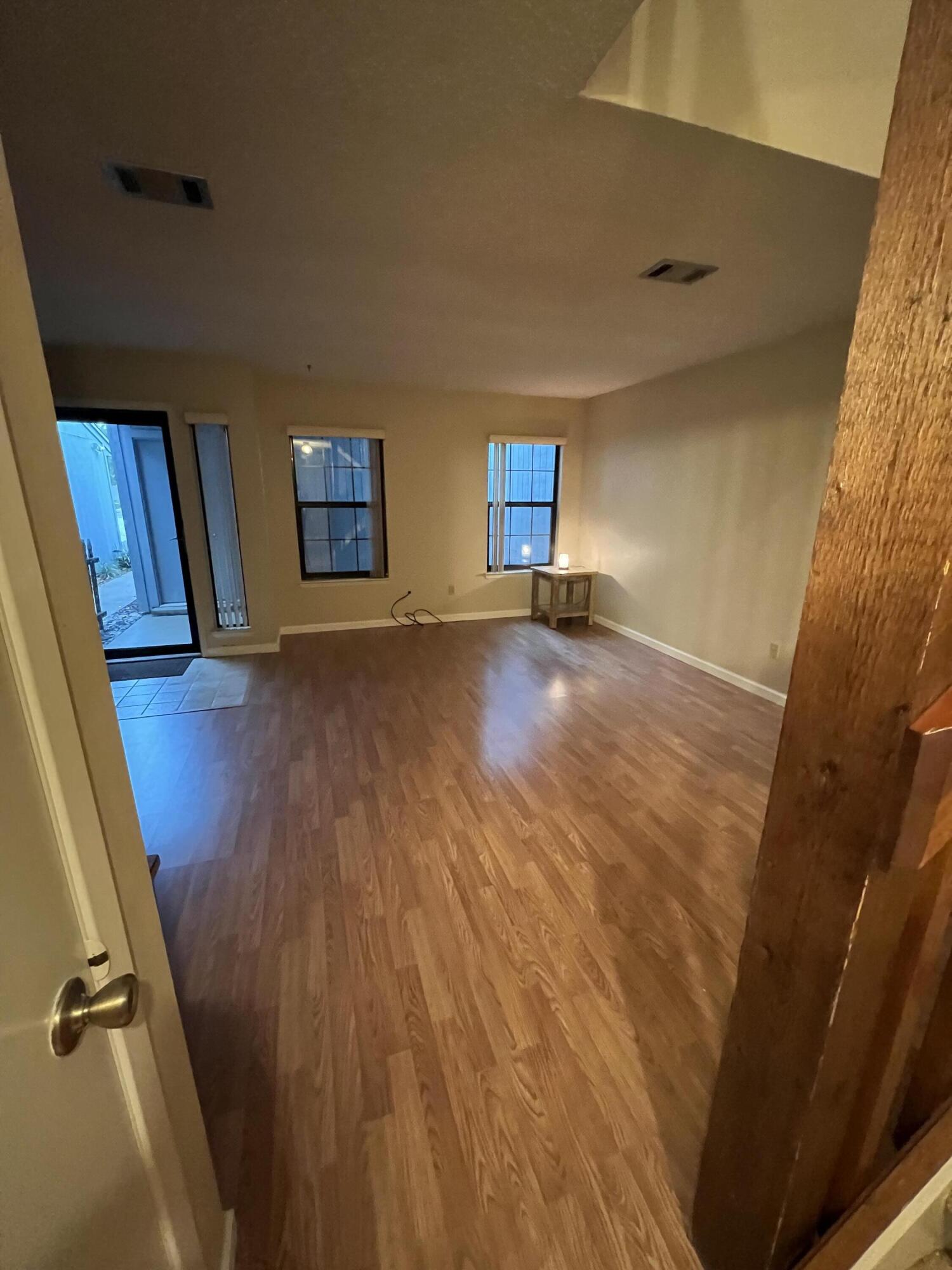 COLONIAL WOODS T/H - Residential