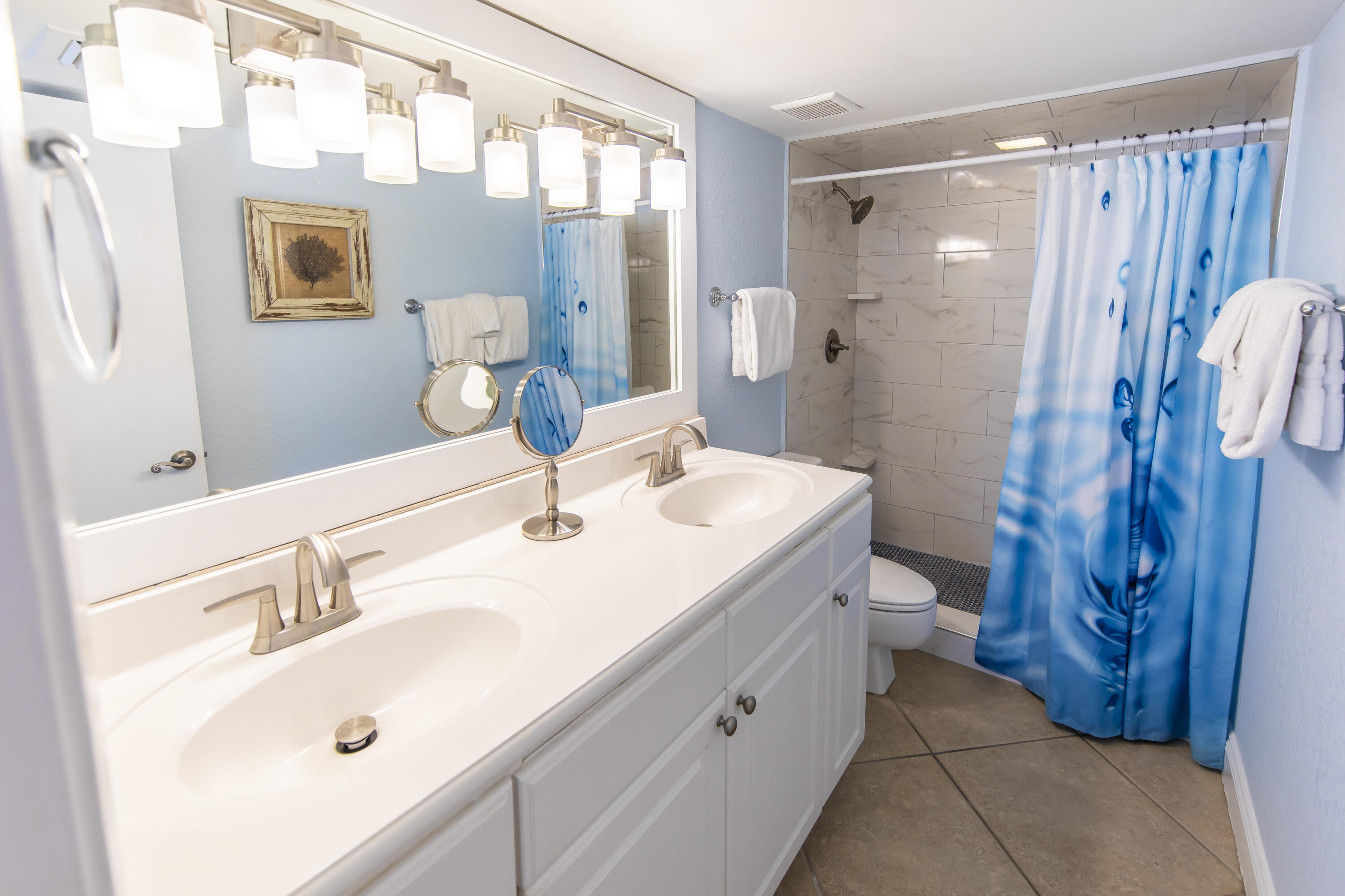 BEACH HOUSE CONDO PH 2 - Residential