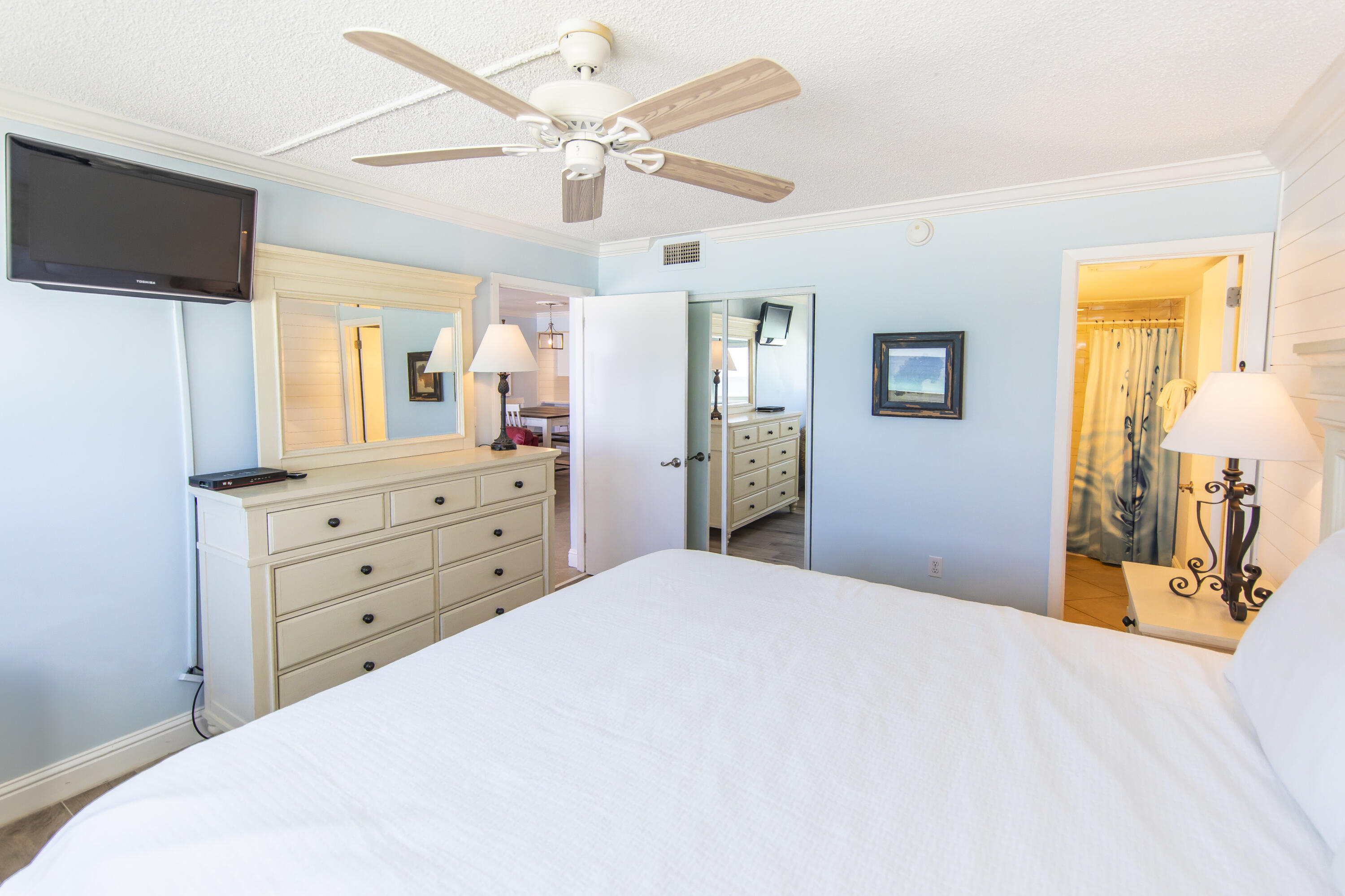 BEACH HOUSE CONDO PH 2 - Residential