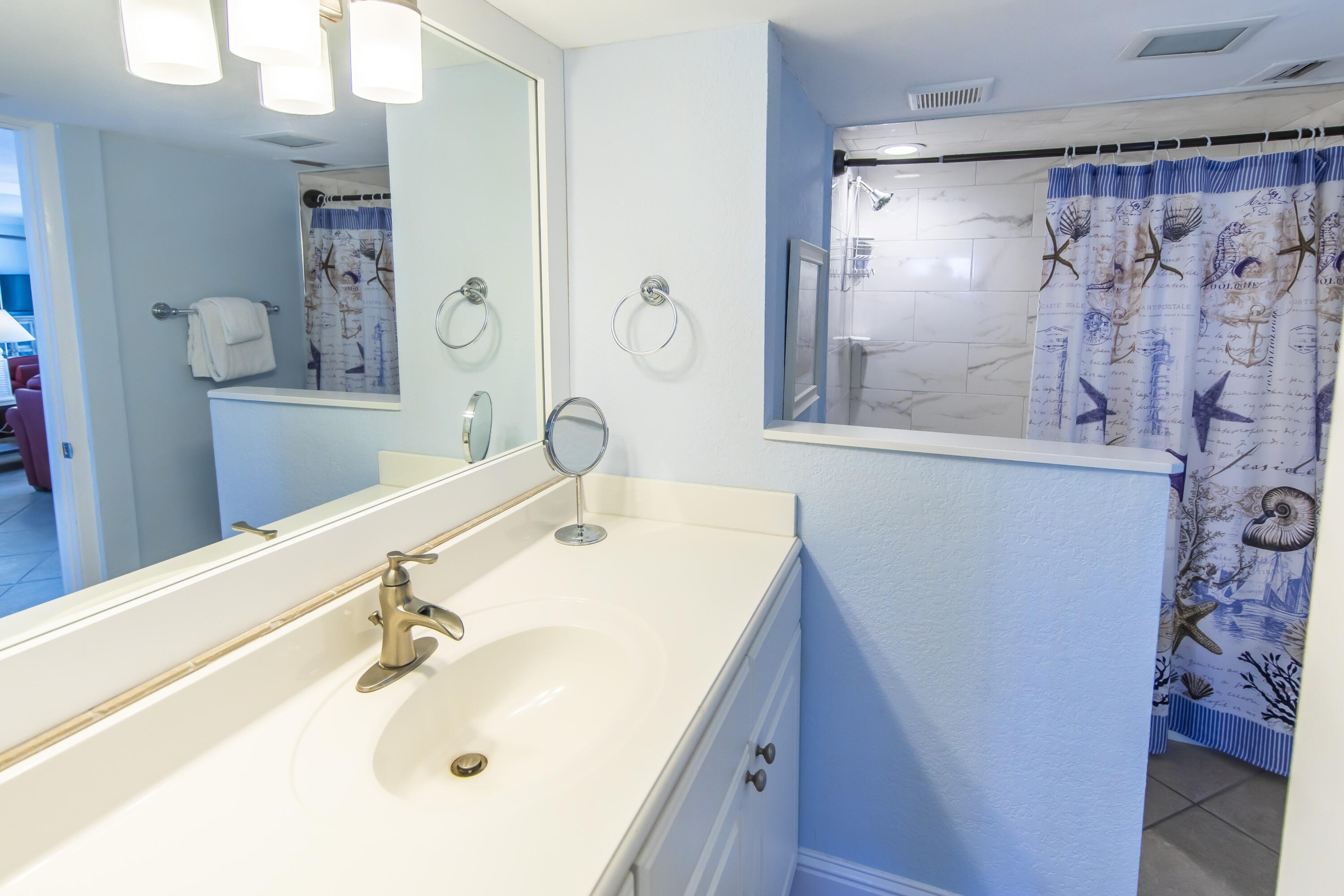 BEACH HOUSE CONDO PH 2 - Residential