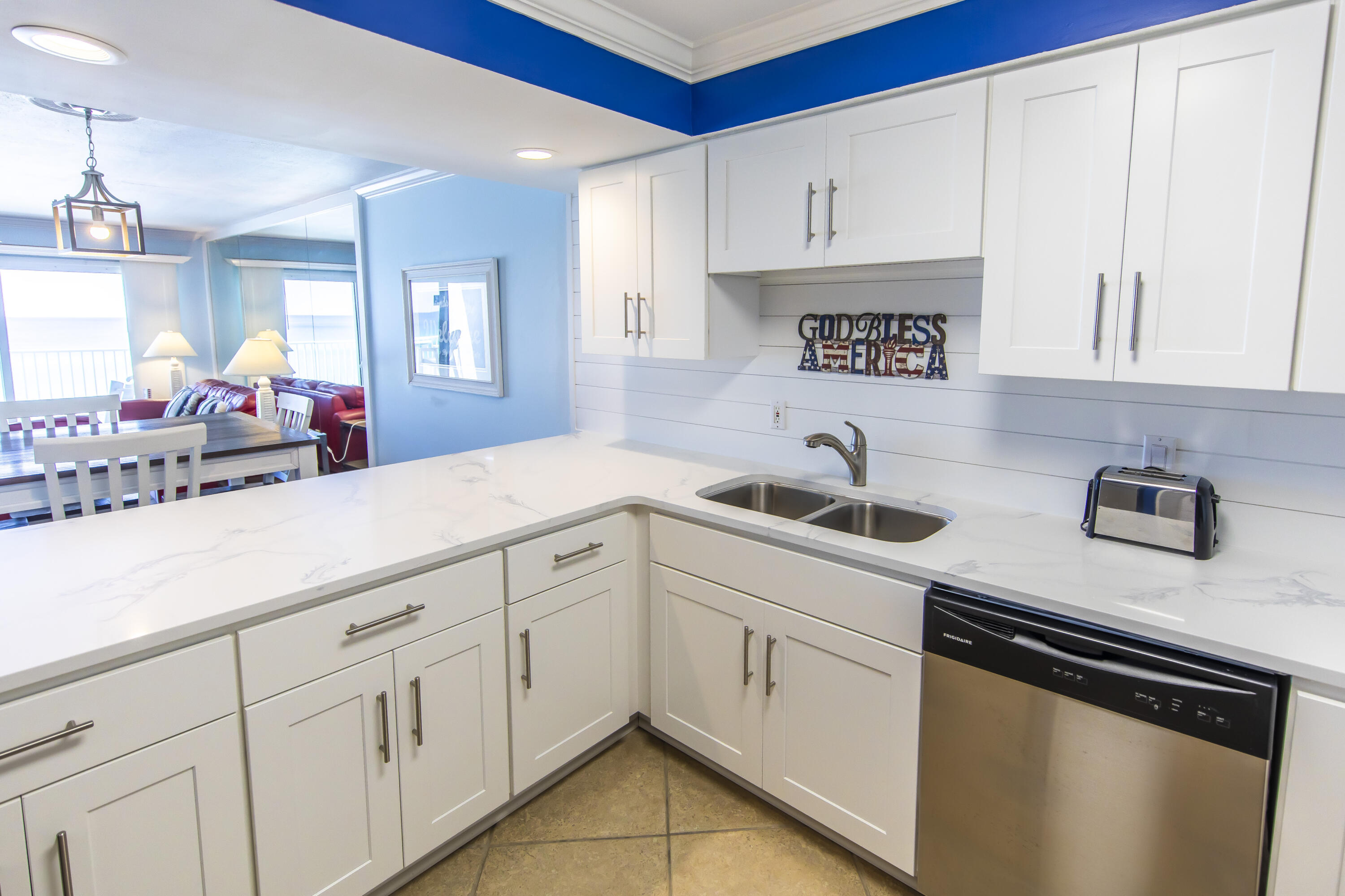 BEACH HOUSE CONDO PH 2 - Residential