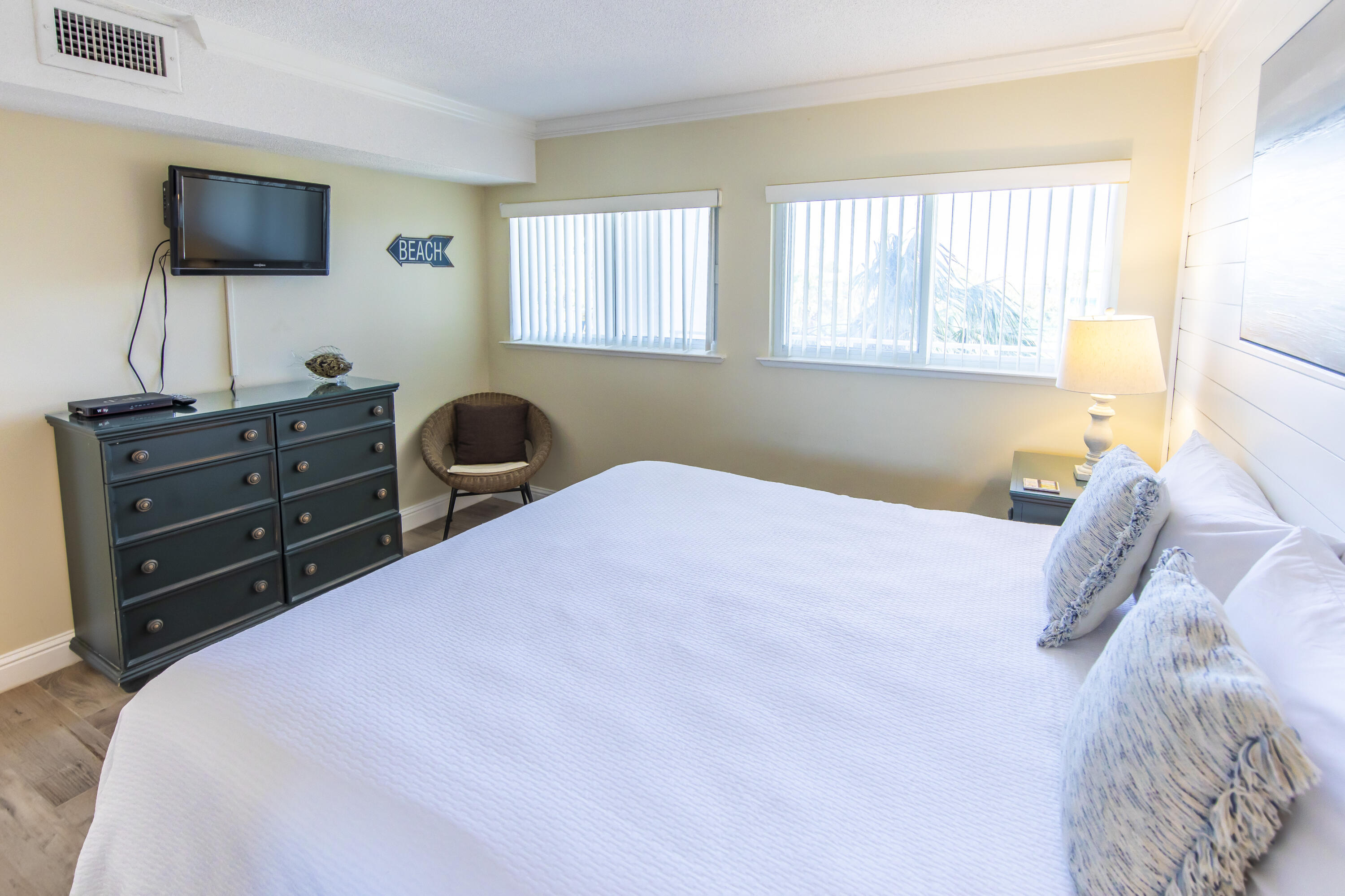 BEACH HOUSE CONDO PH 2 - Residential