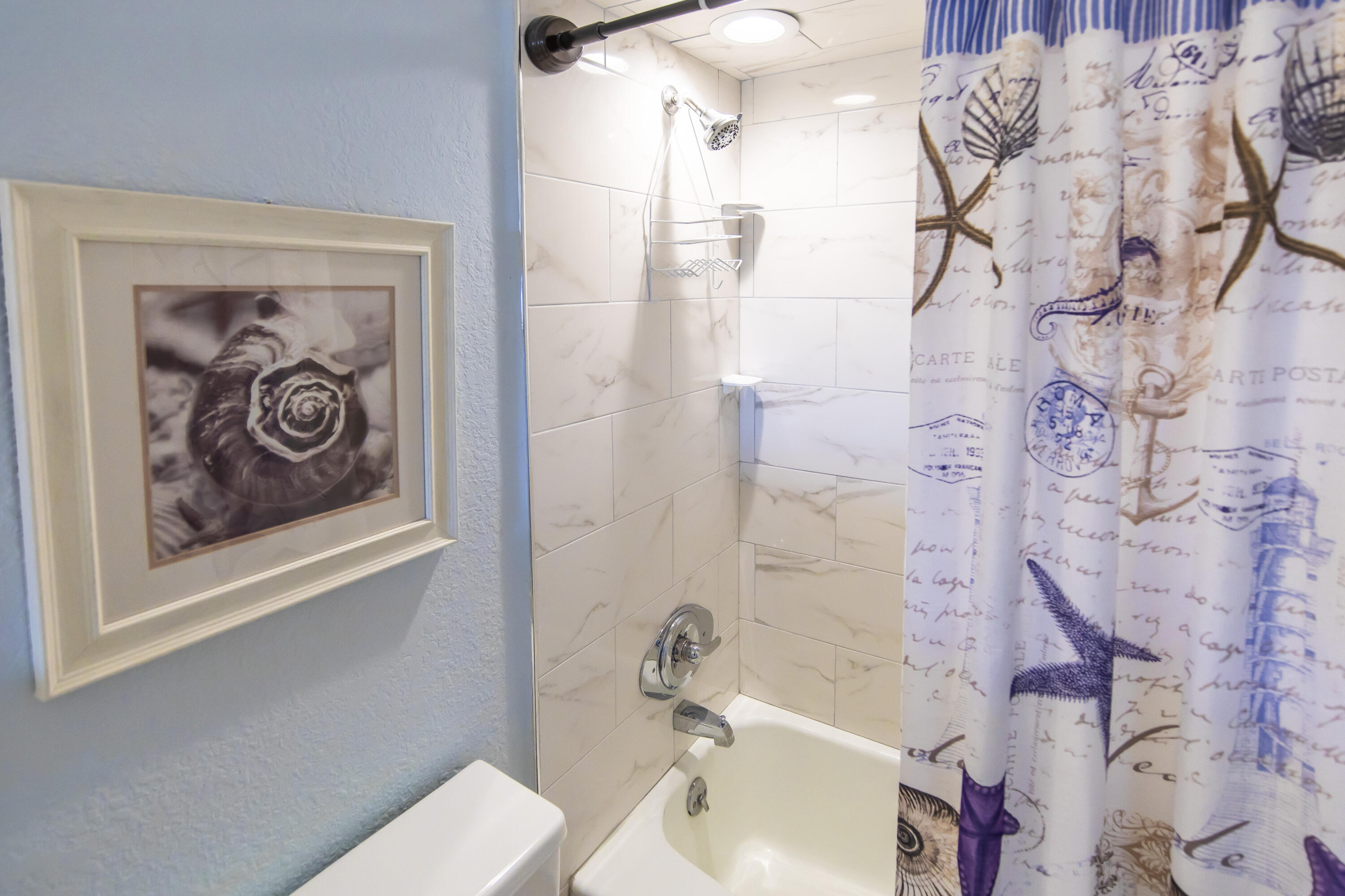 BEACH HOUSE CONDO PH 2 - Residential