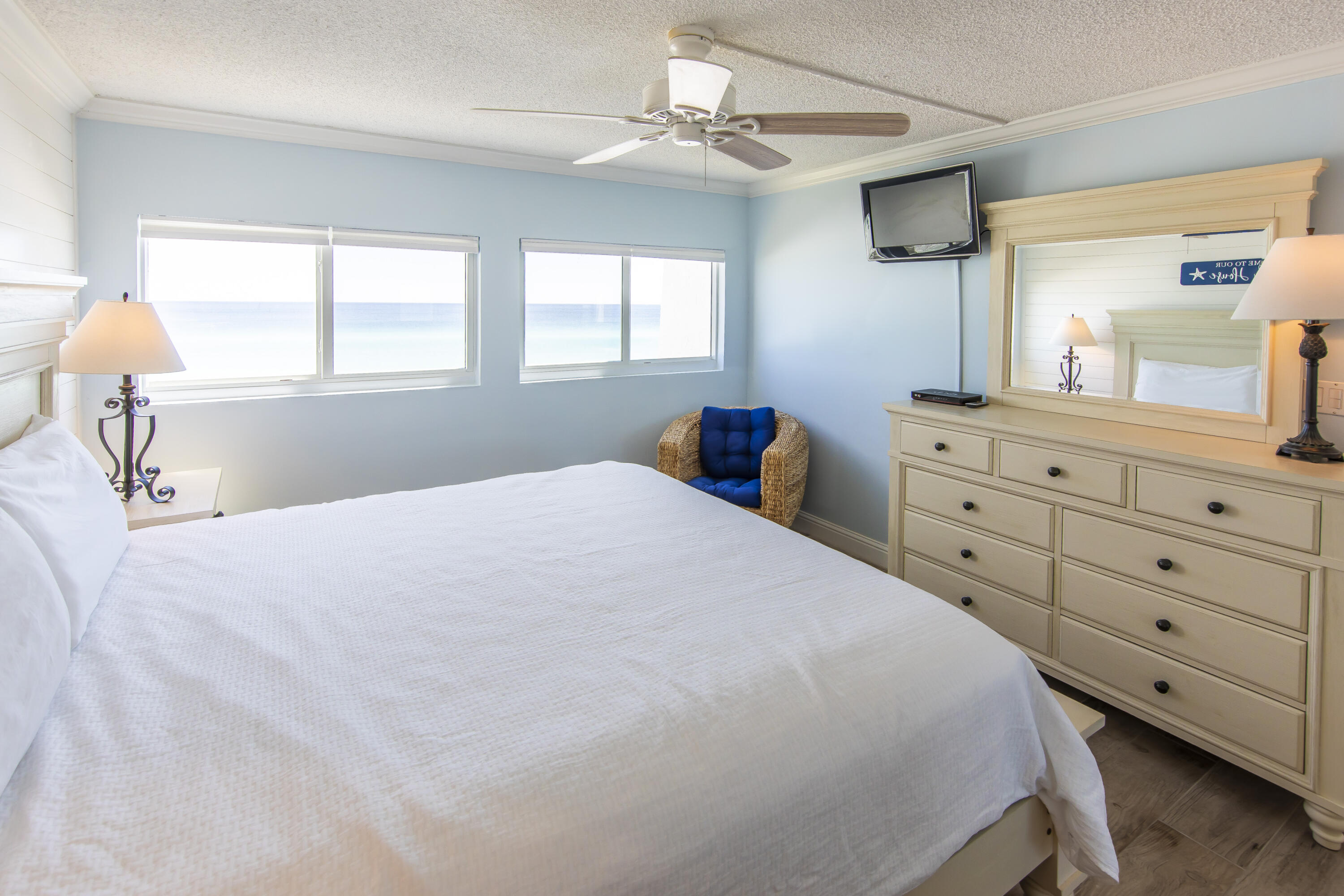 BEACH HOUSE CONDO PH 2 - Residential