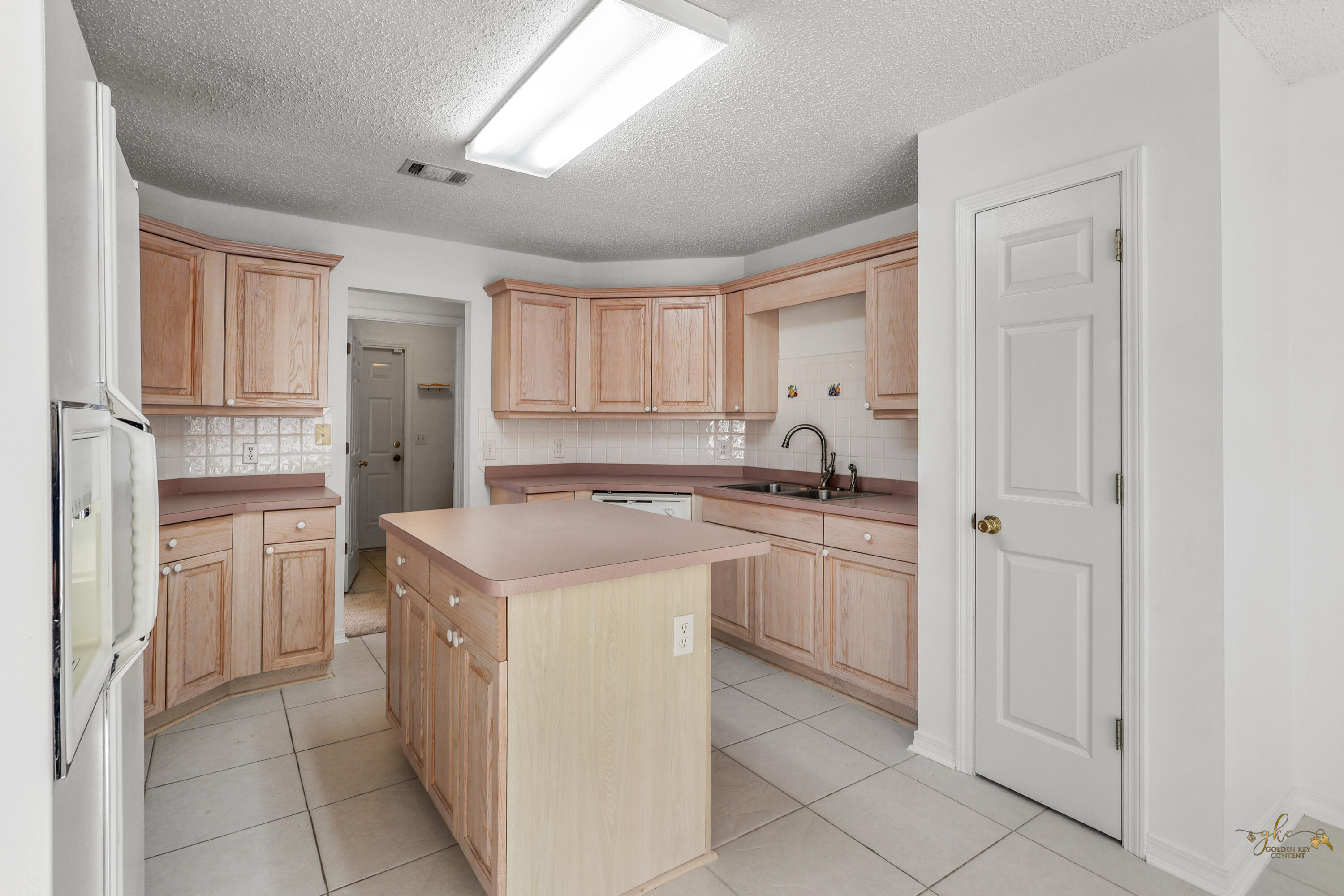 SANDY BEACH ESTATES - Residential