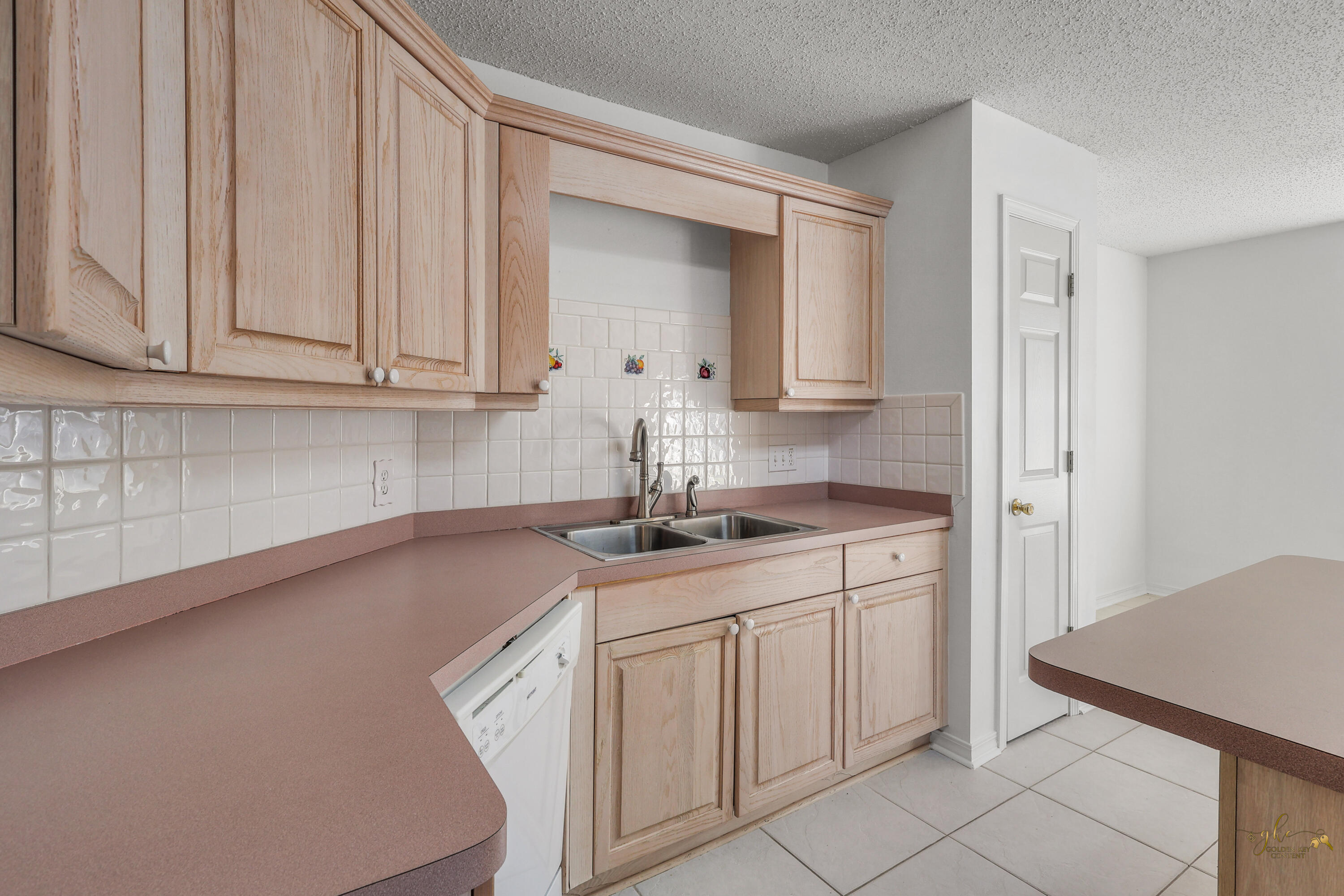 SANDY BEACH ESTATES - Residential