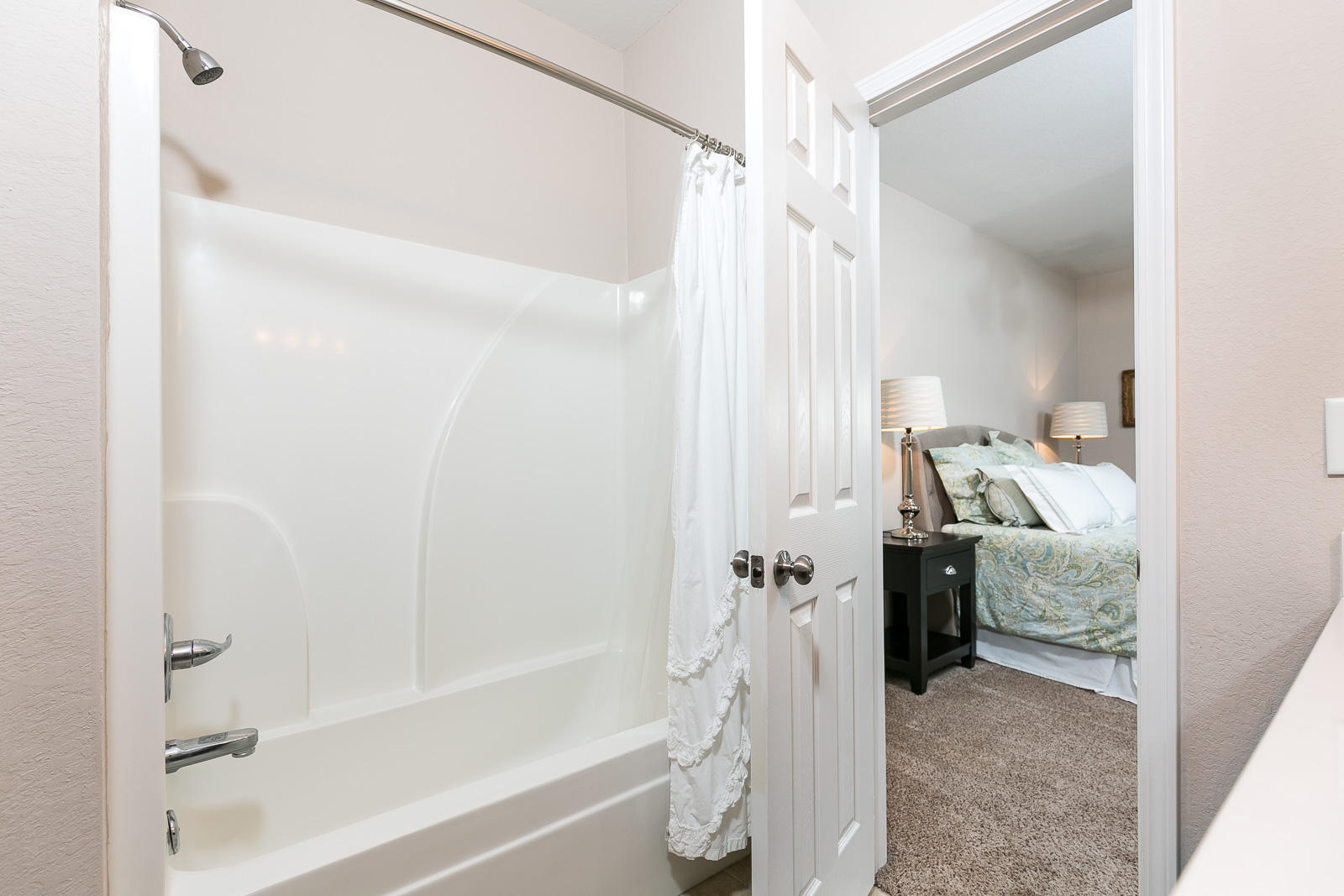 SAVANNAH HEIGHTS - Residential