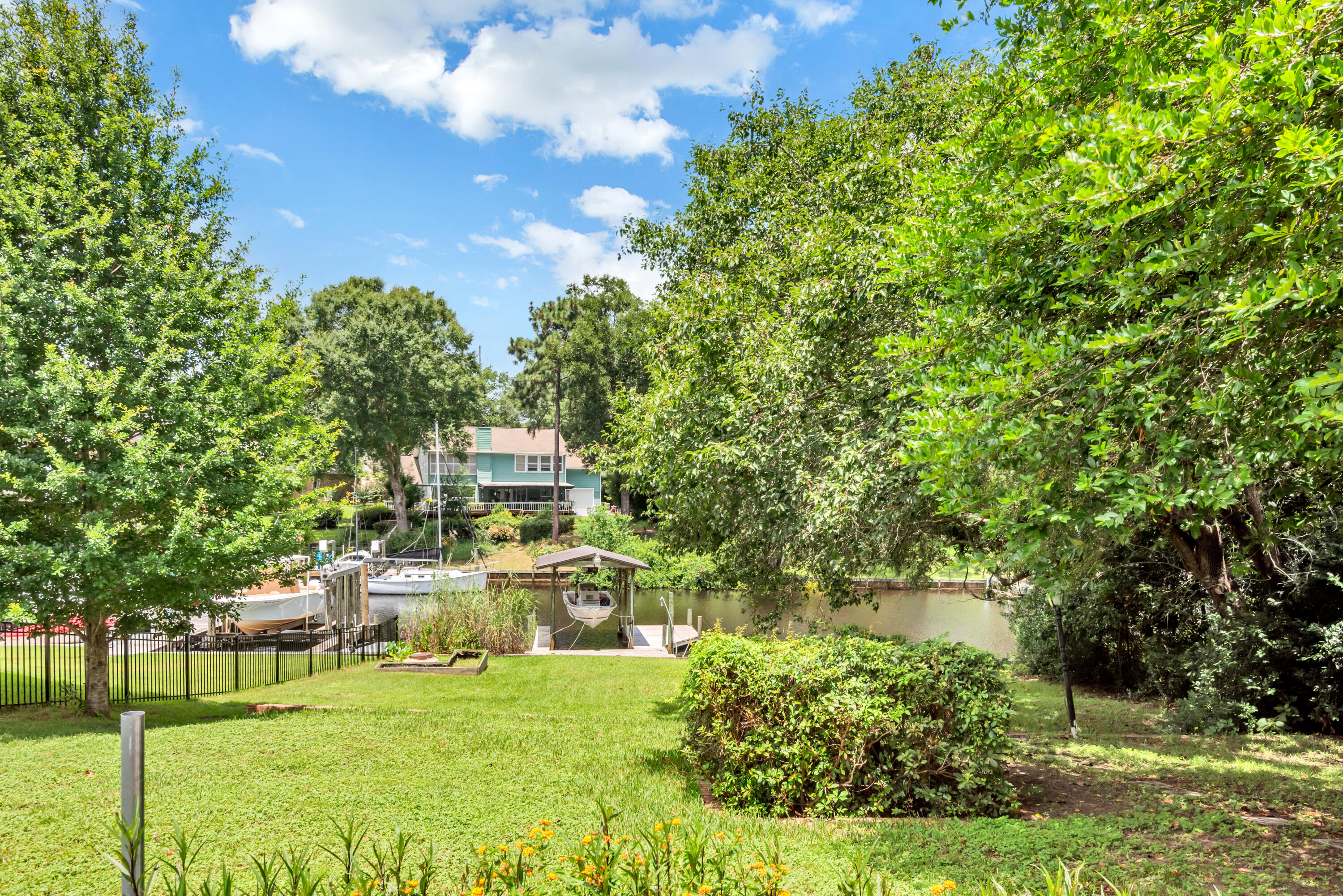 EDGE WATER VILLAGE - Residential