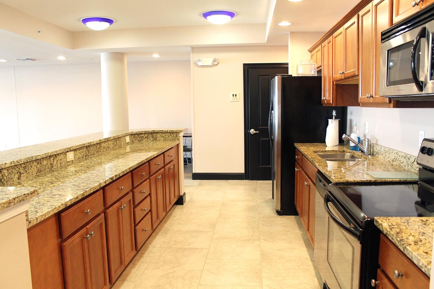 PRESIDIO YACHT CLUB - Residential